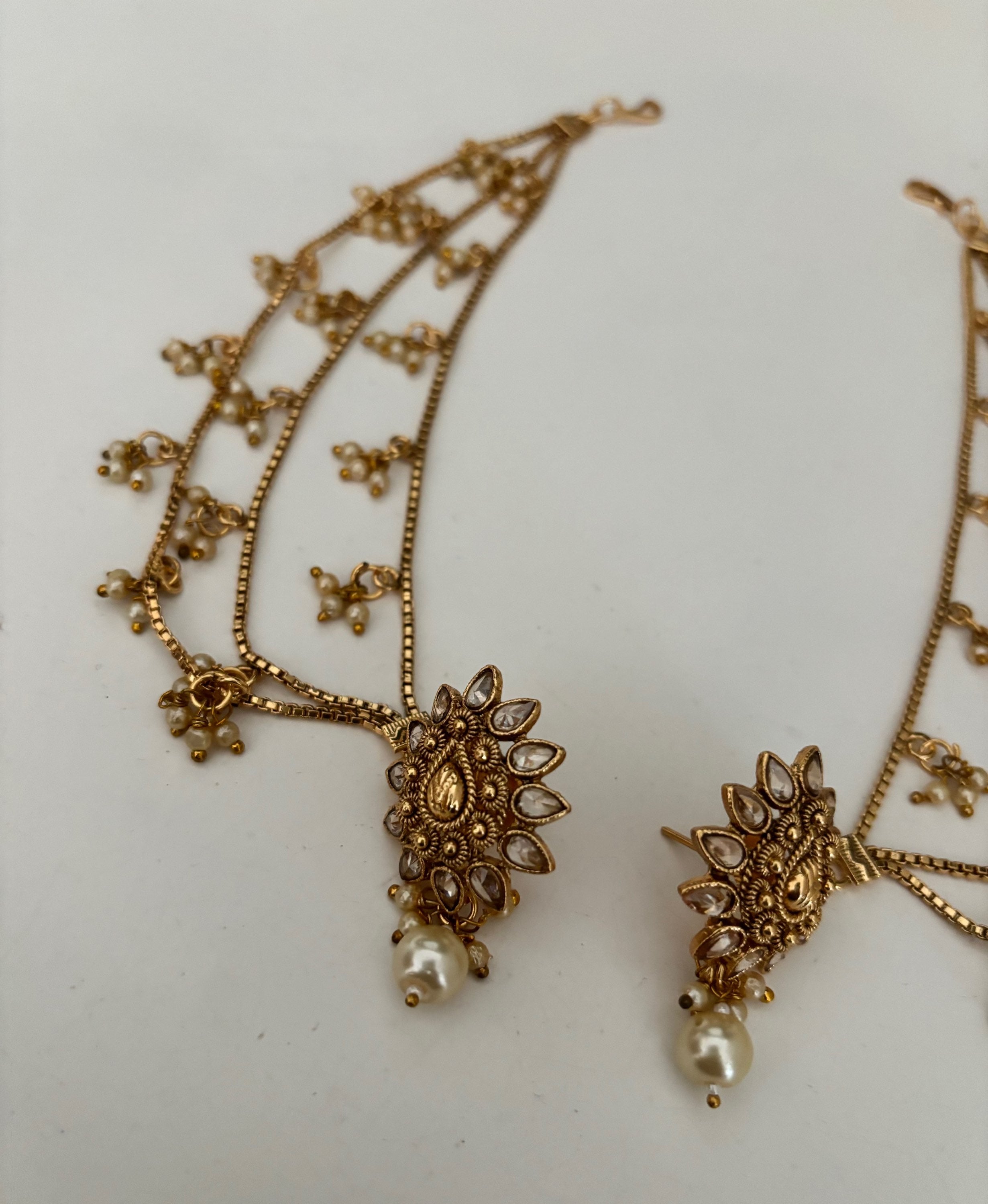 Panna with attached earring chain (cream pearl) image 1