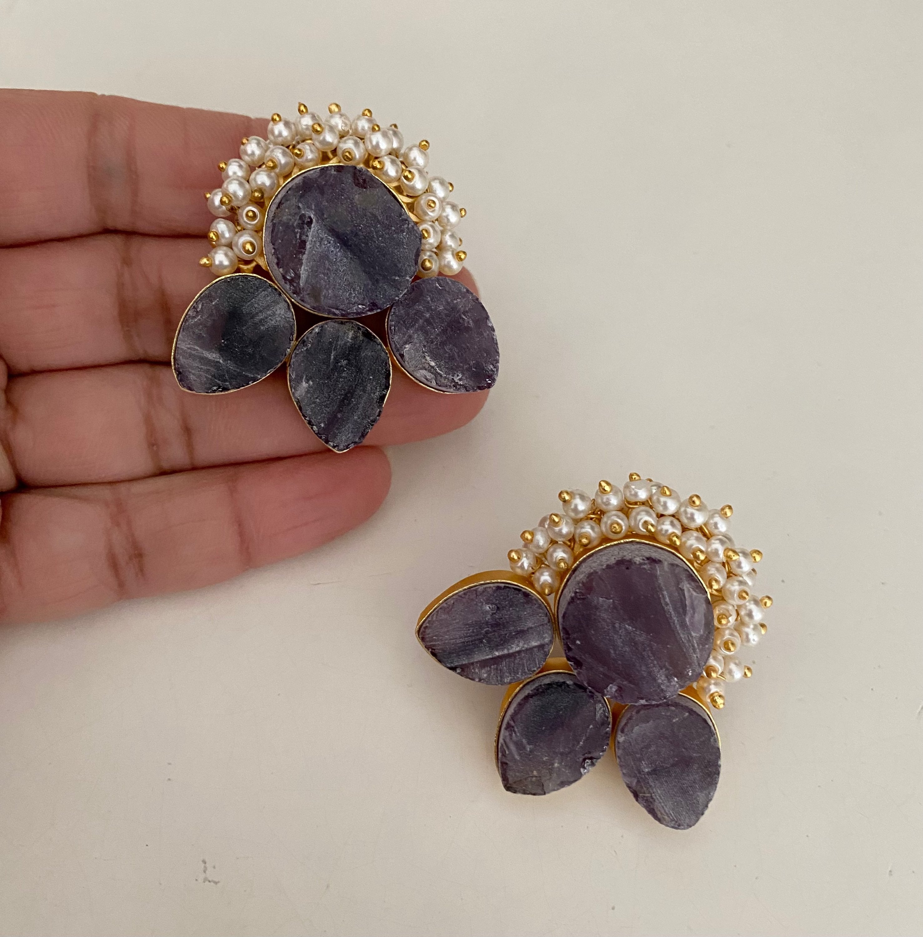 Pearl trim earring  image 1