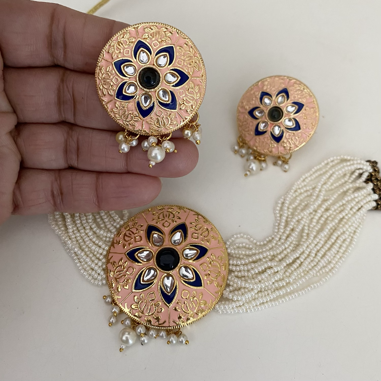 Sunflower choker image 1
