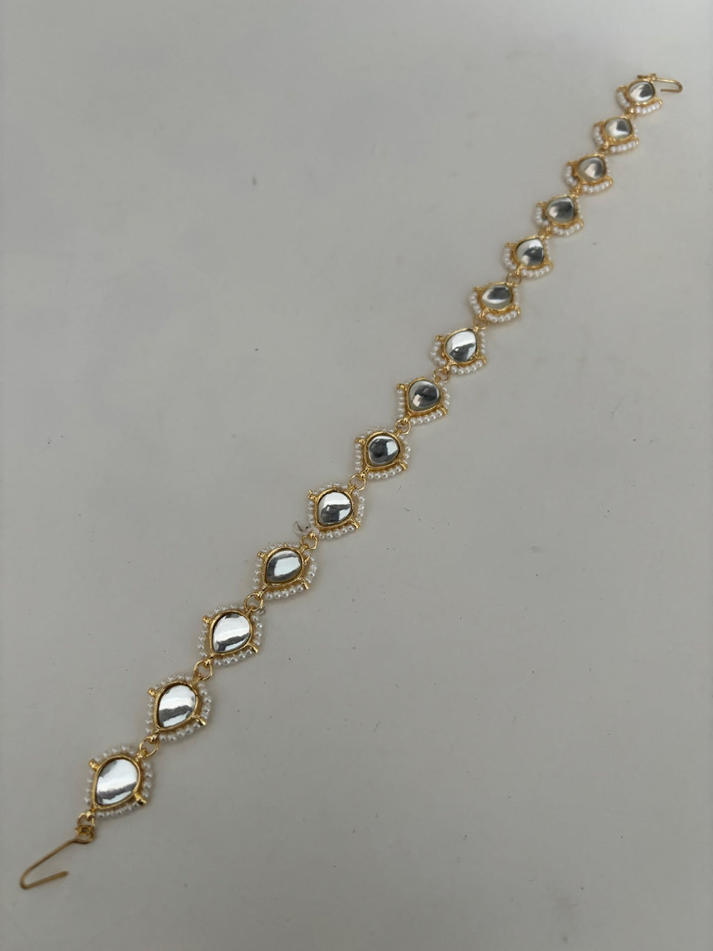 Kundan tear drop headband  image 0