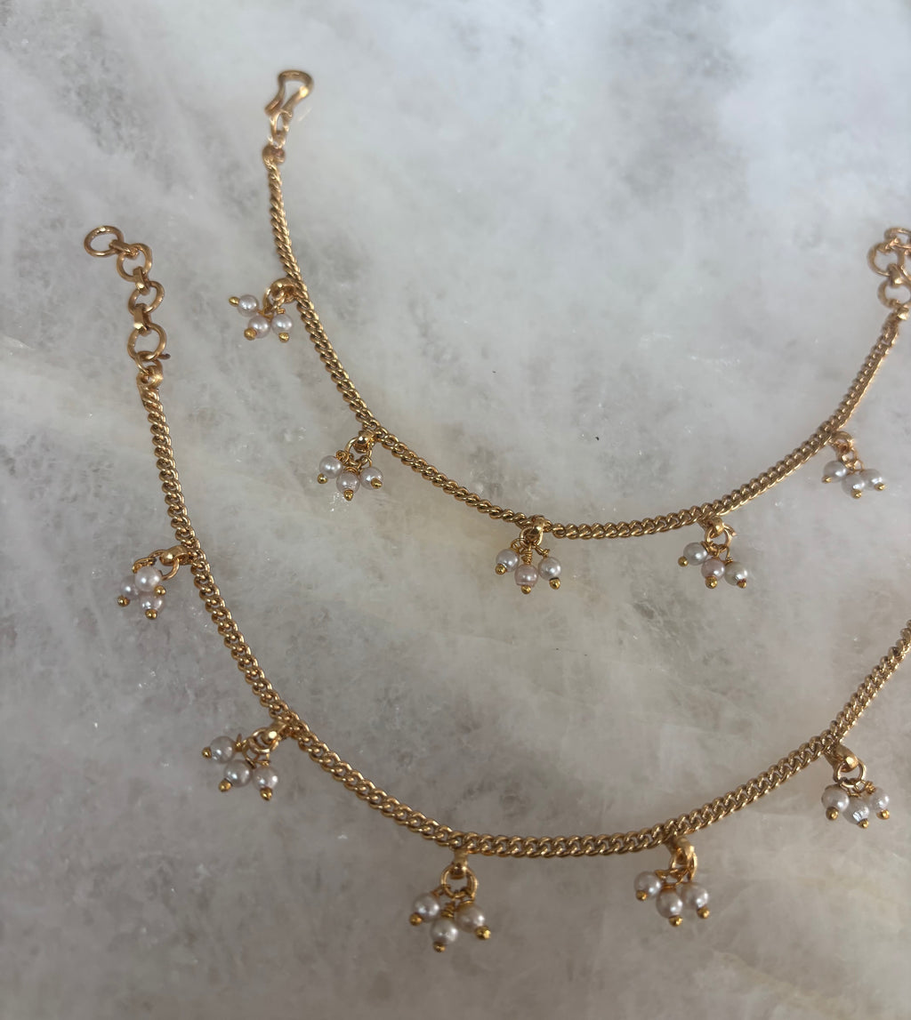Pearl single line earring chain