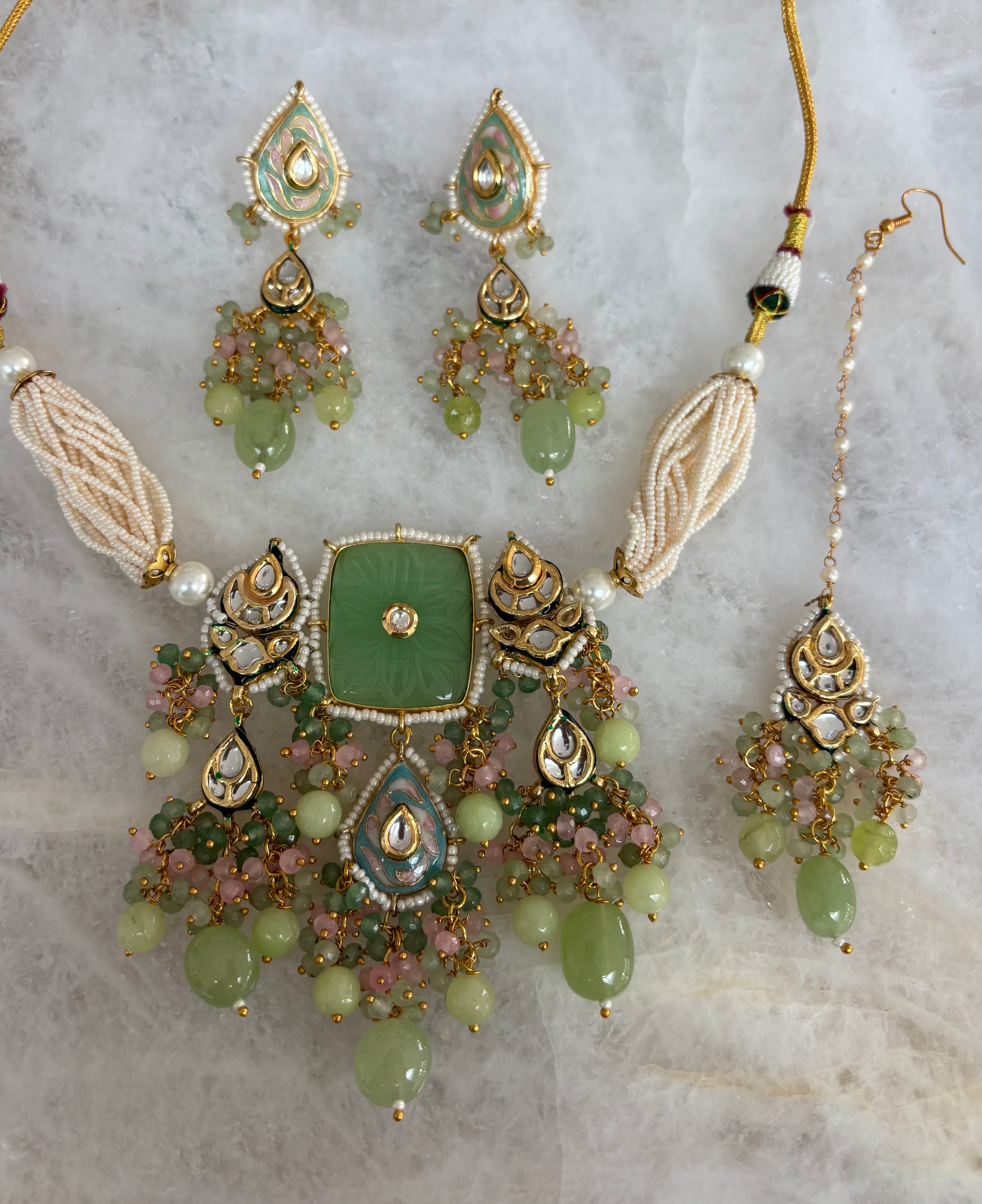 Sungai pastel olive