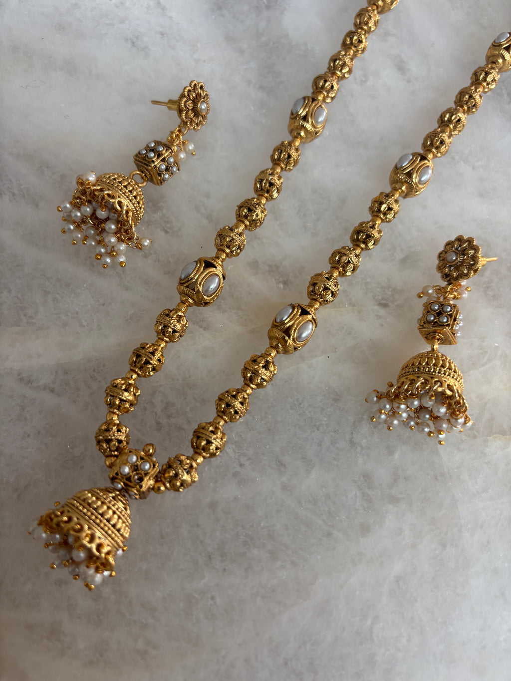 Dome single Jhumka drop (pearl)