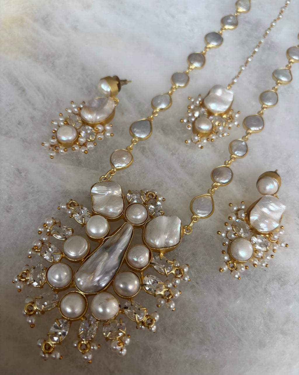Swarovski precious stone (C)
