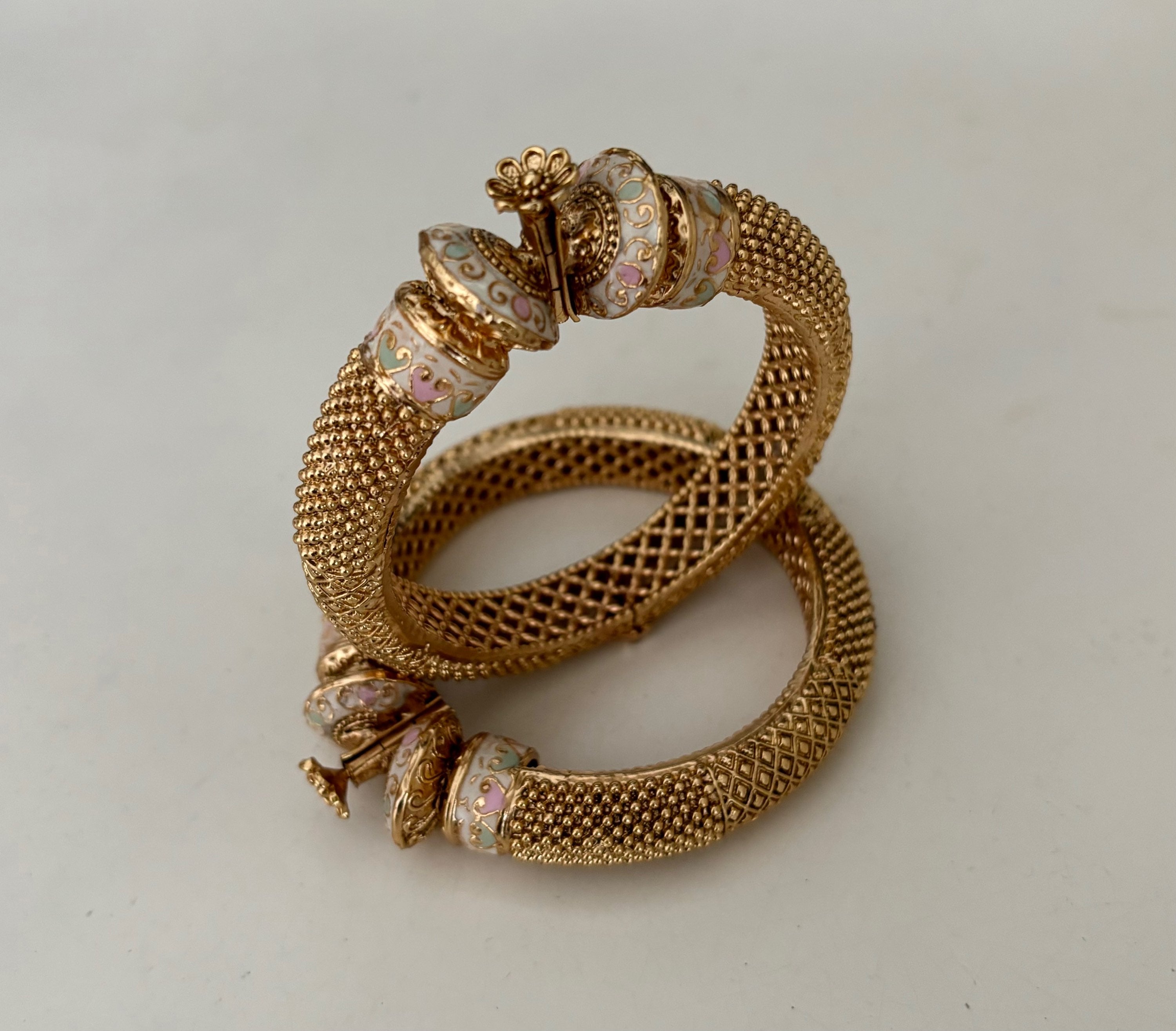 Ornate set of 2 Khara  image 0