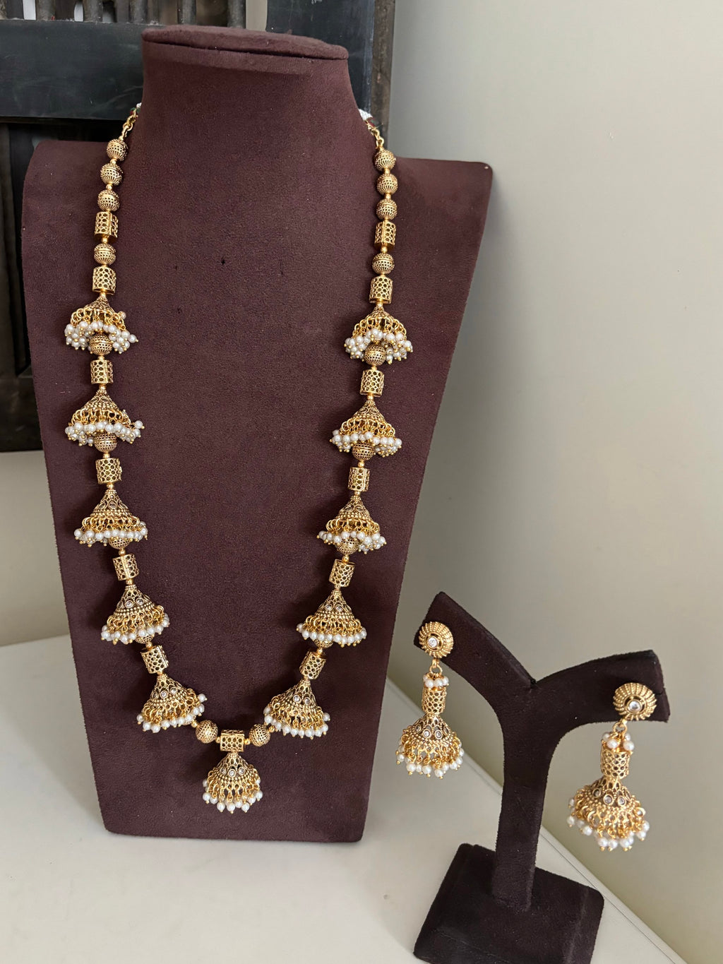 Gold bell pearl  image 1