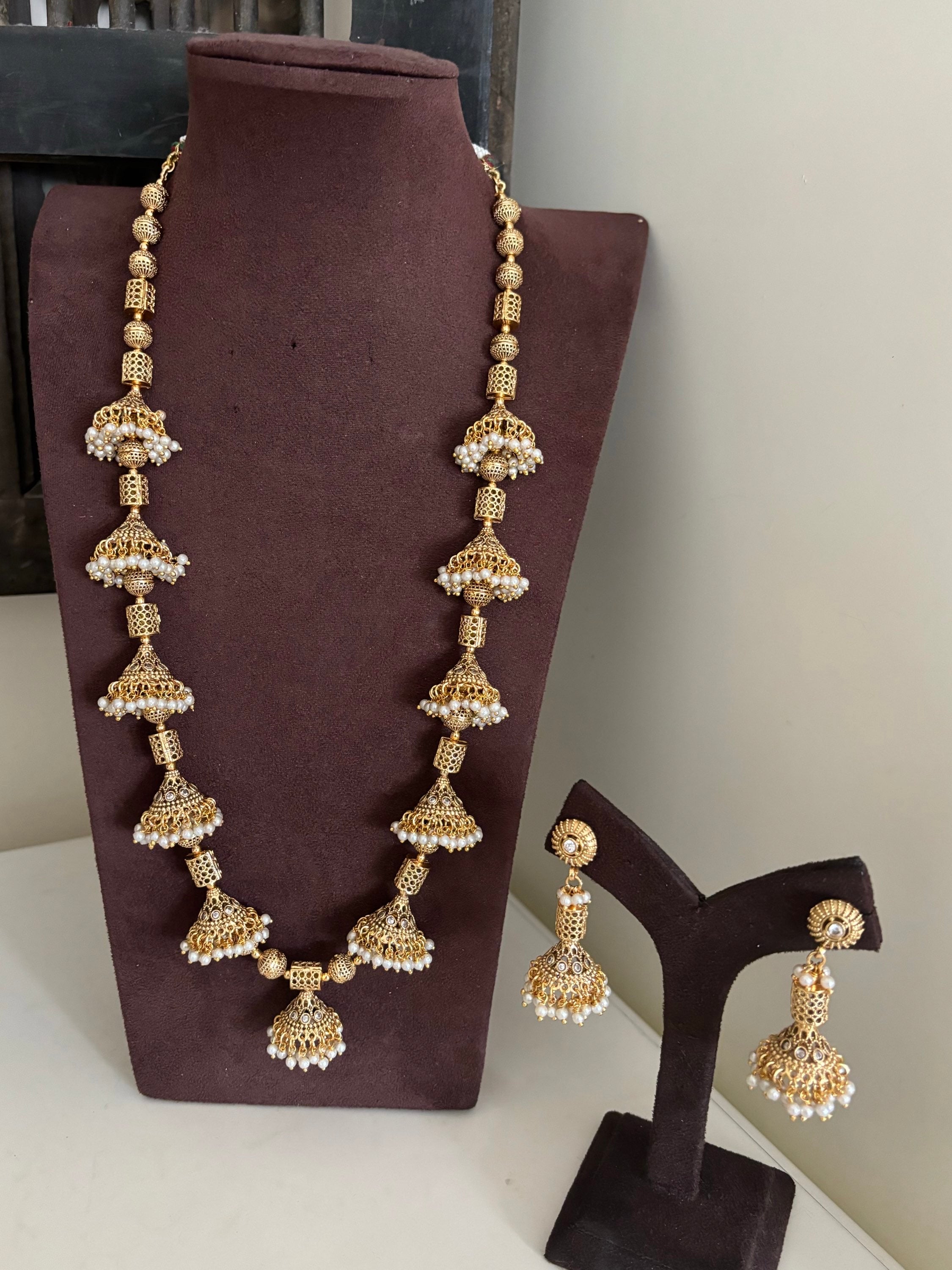Gold bell pearl  image 1