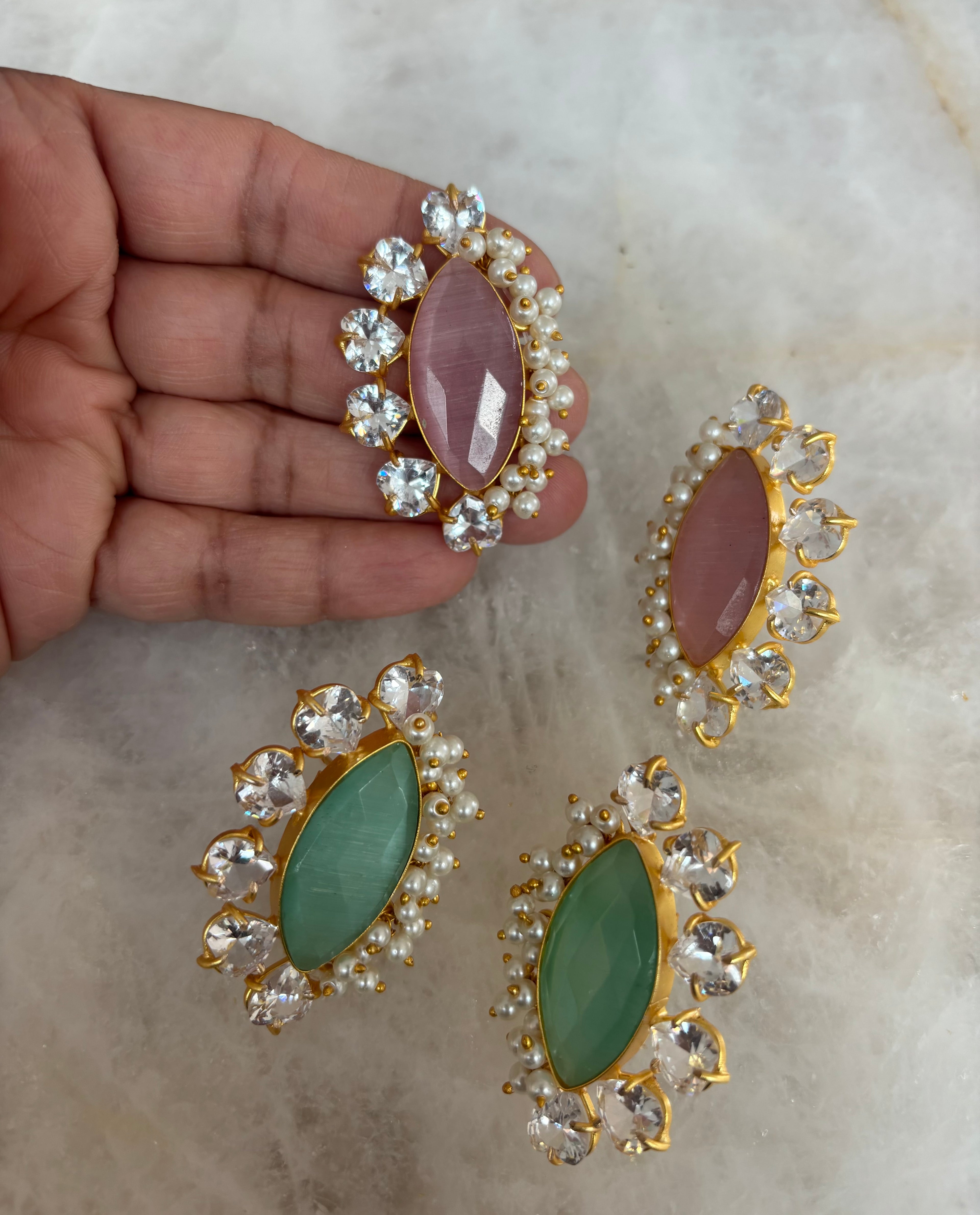 IH precious stone (L)