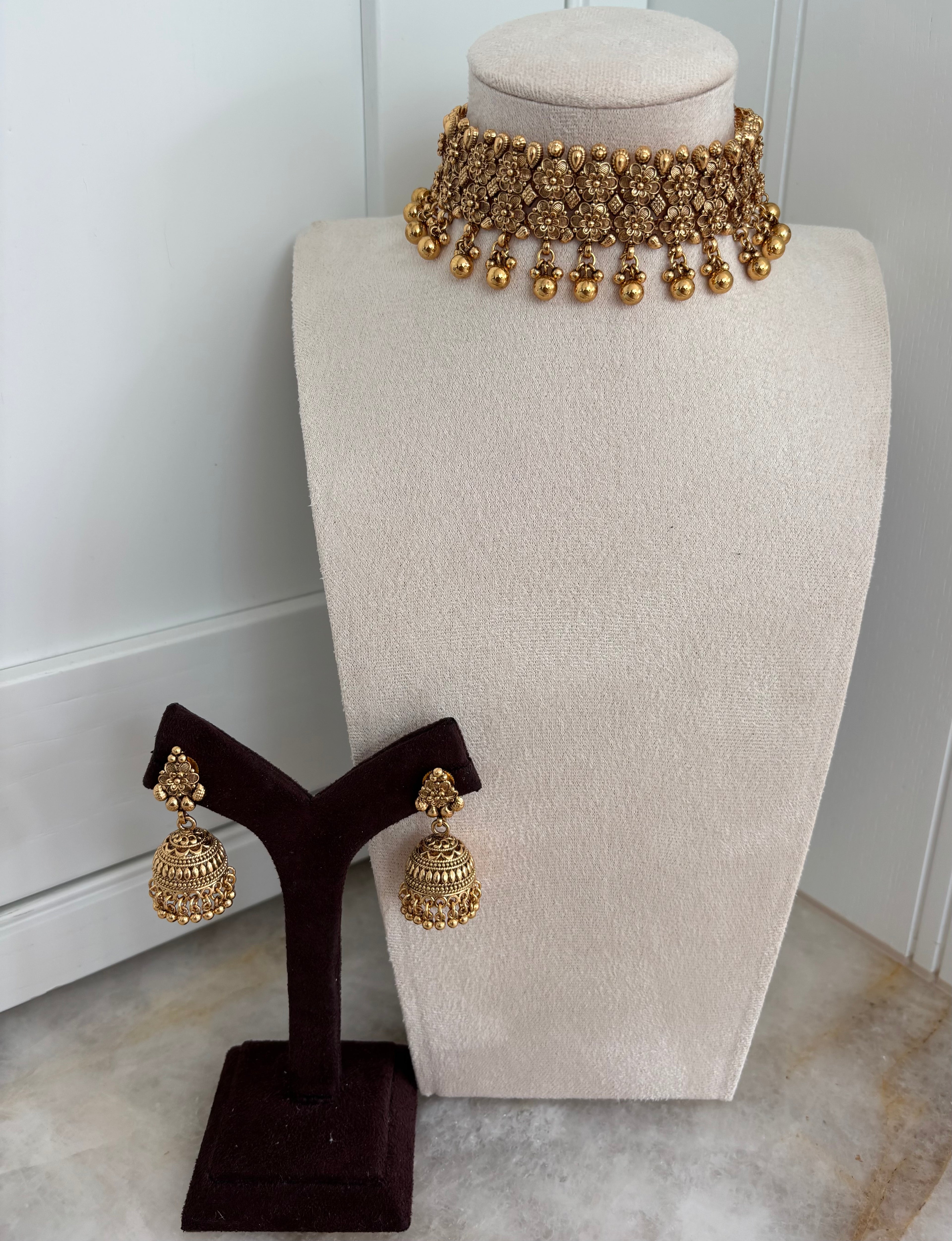 Heritage Choker (A)