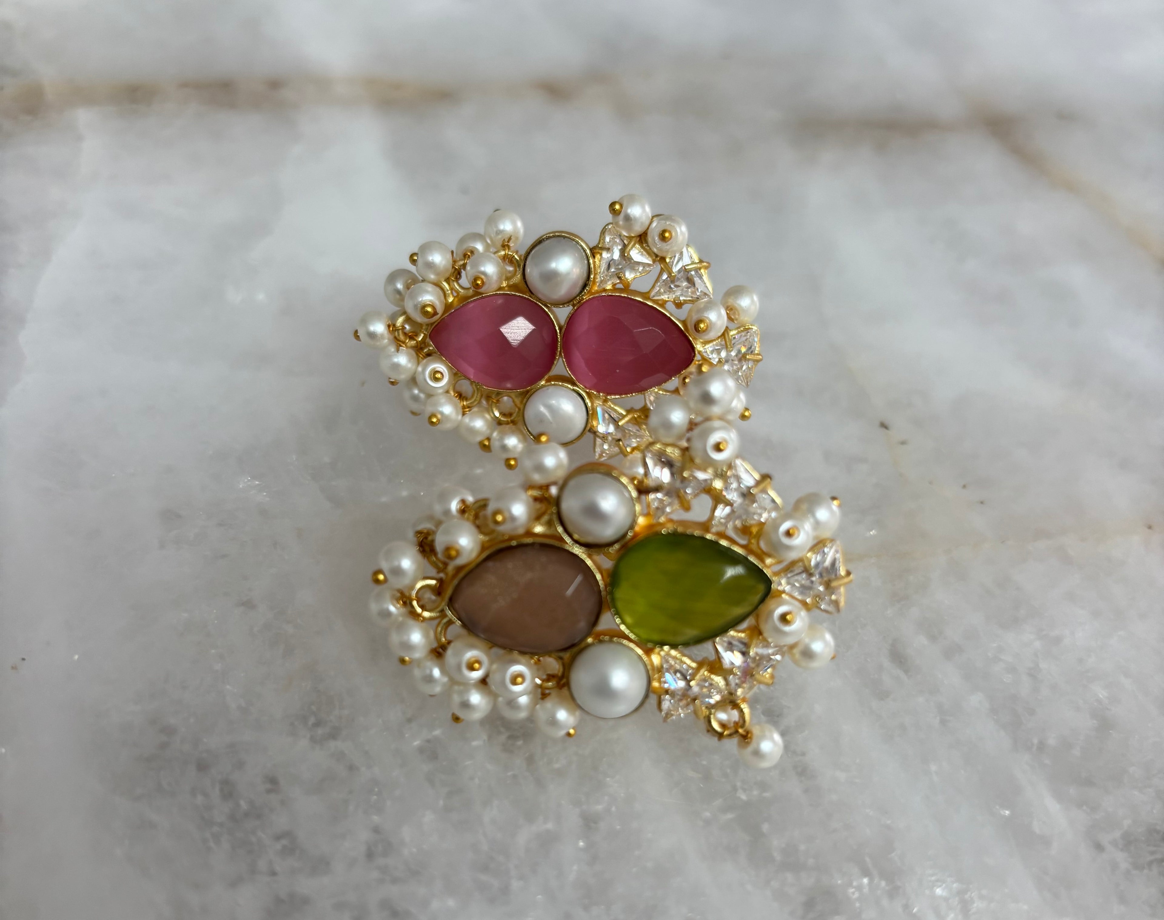 Precious stonework finger ring