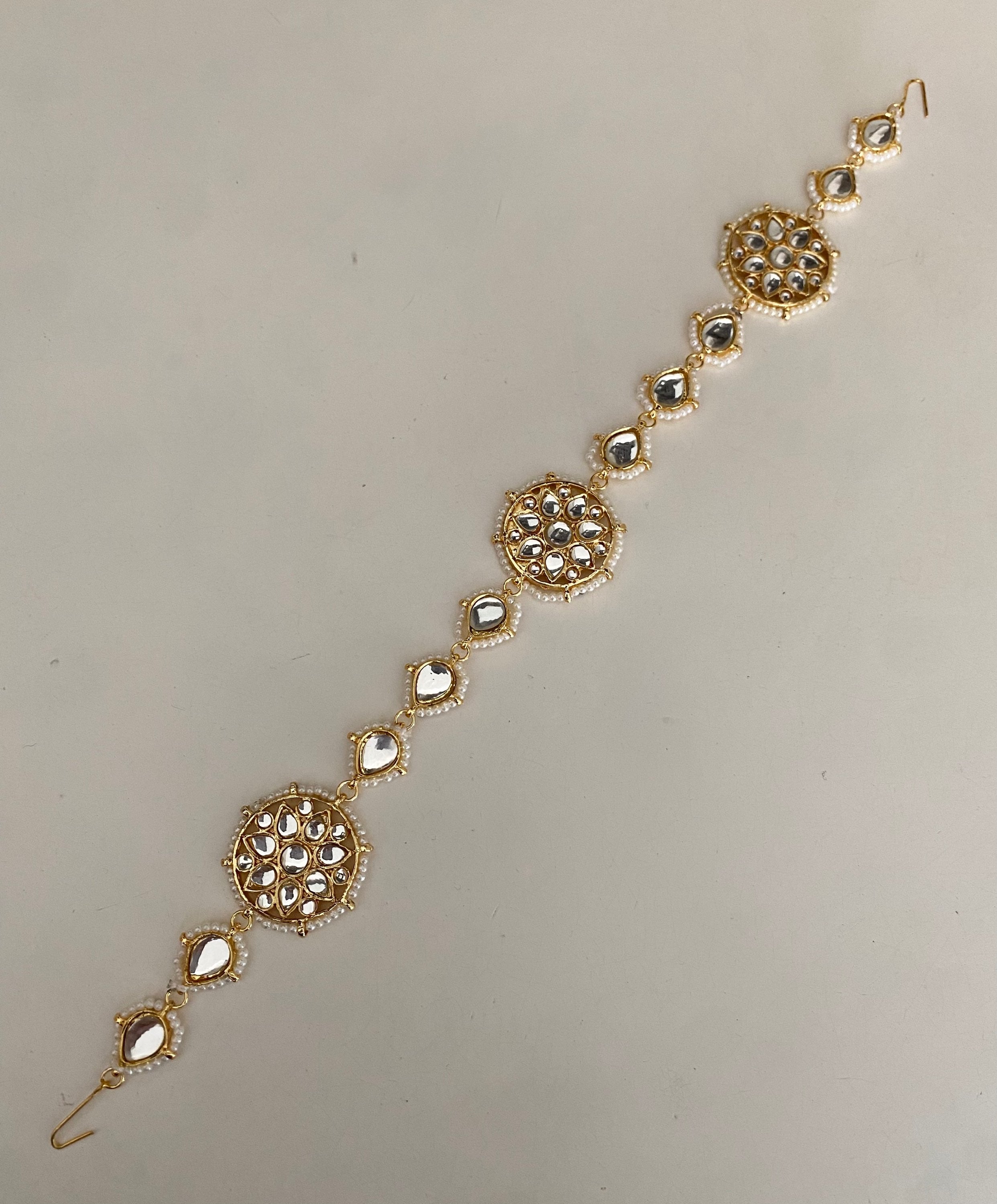 Madhura matta Patti (headband) image 0