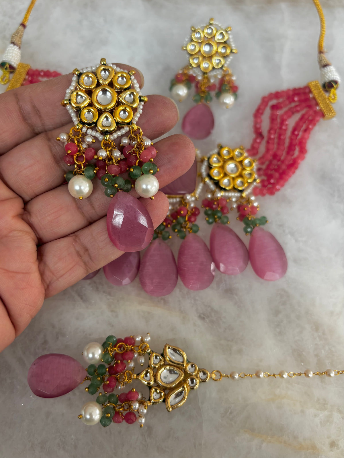 Kundan glass bead