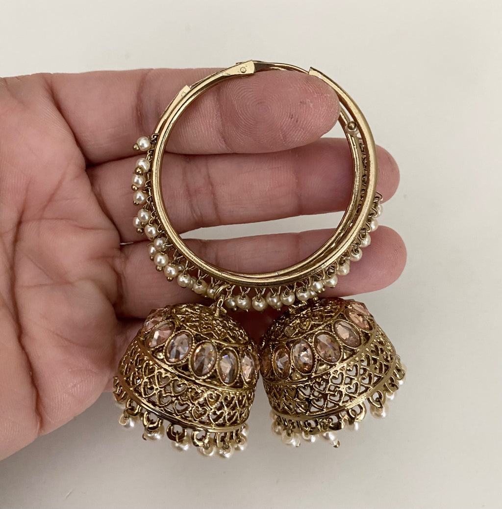 Divi image 0