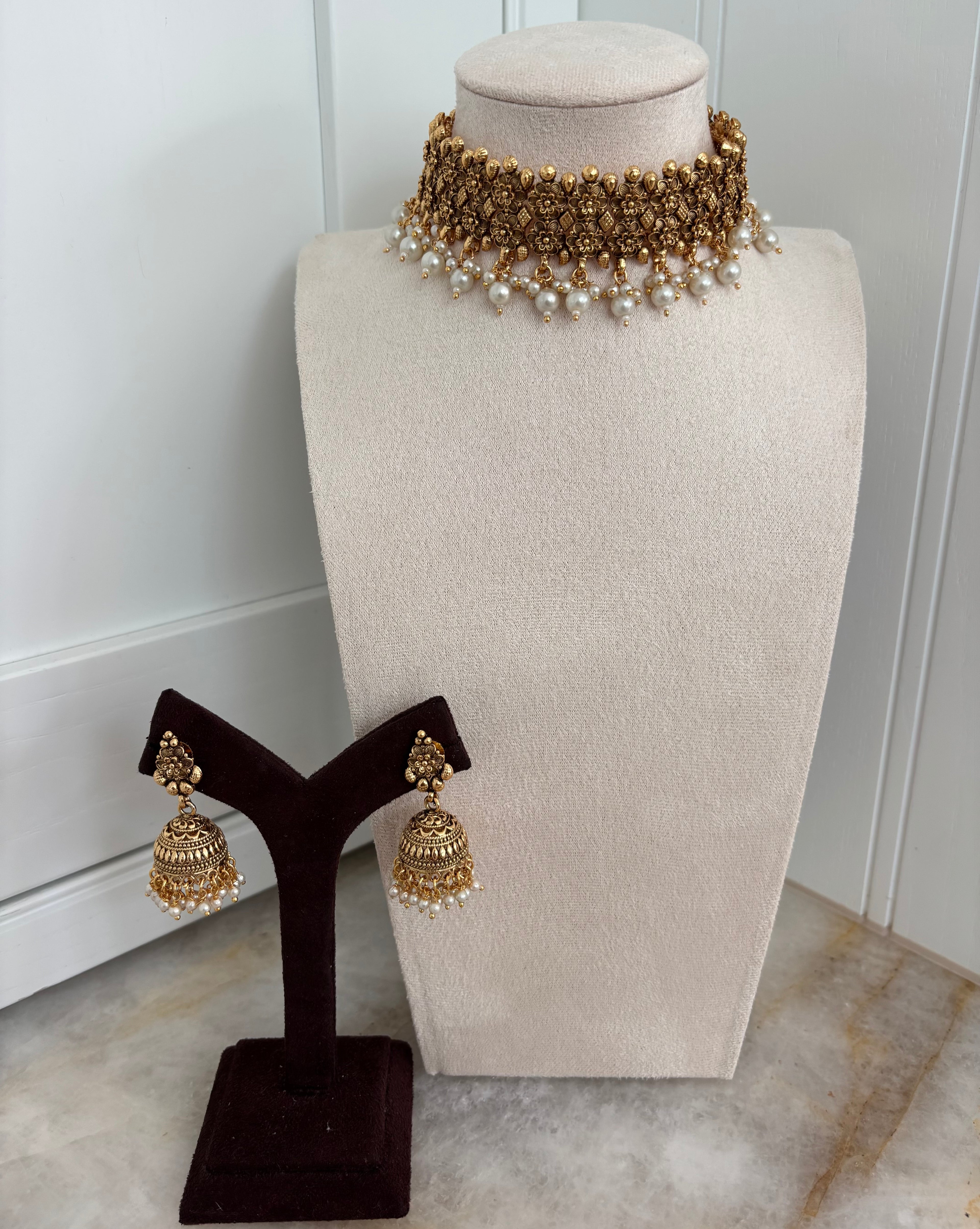 Heritage choker (B)