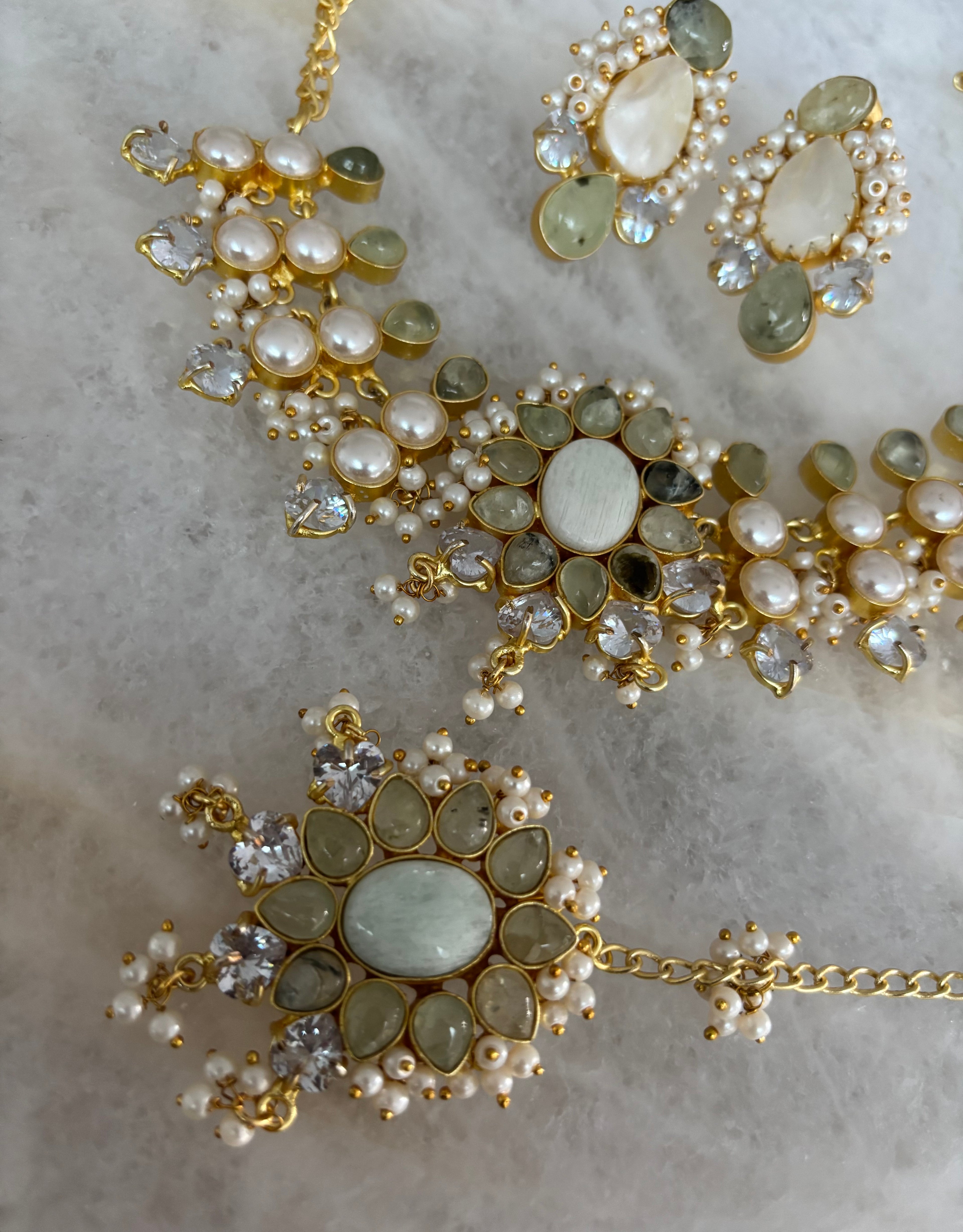 limited edition choker (D)