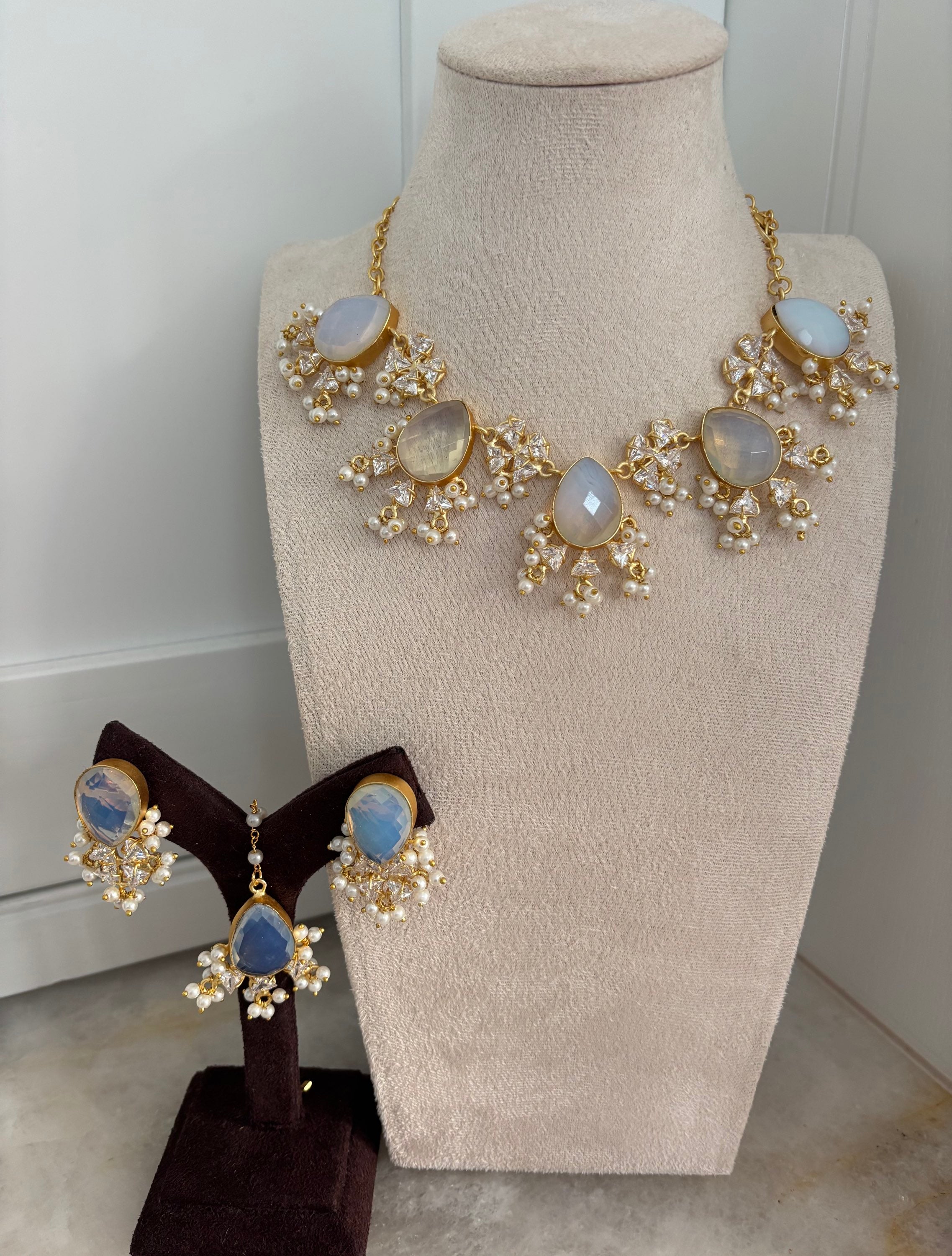 Precious Opalite Swarovski (C) image 0