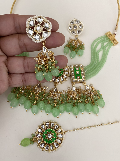 Begum Kundan choker image 1