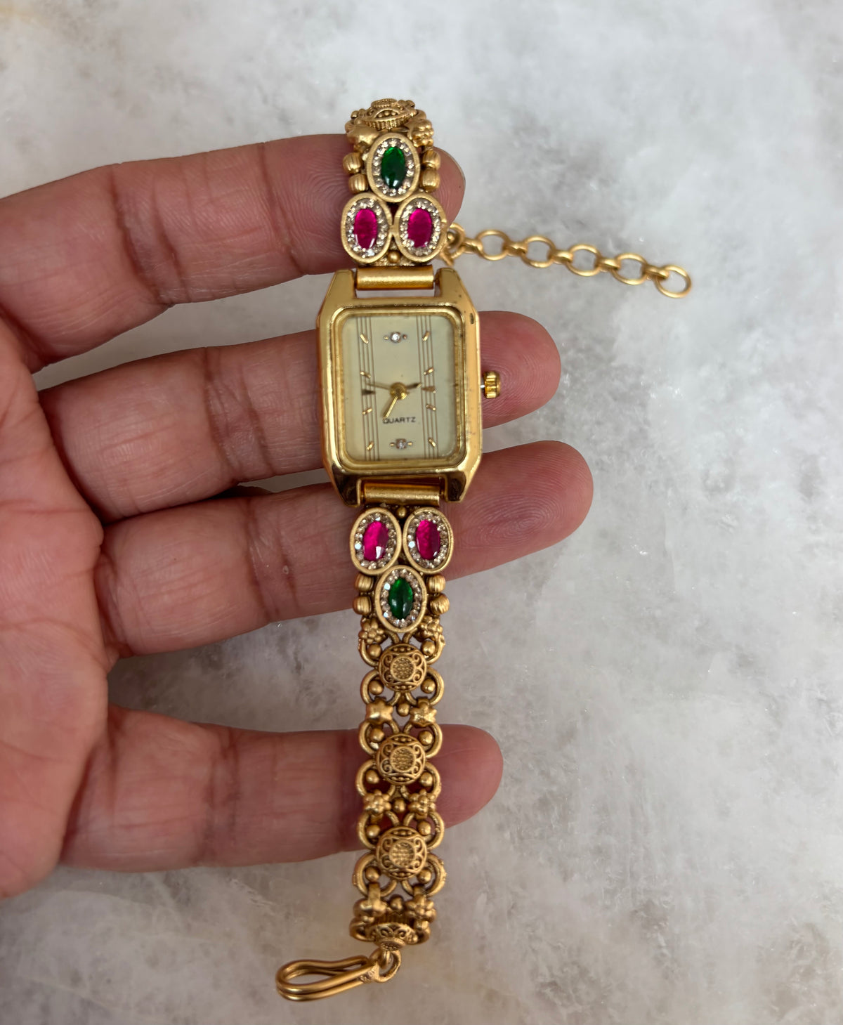 Watch (A)