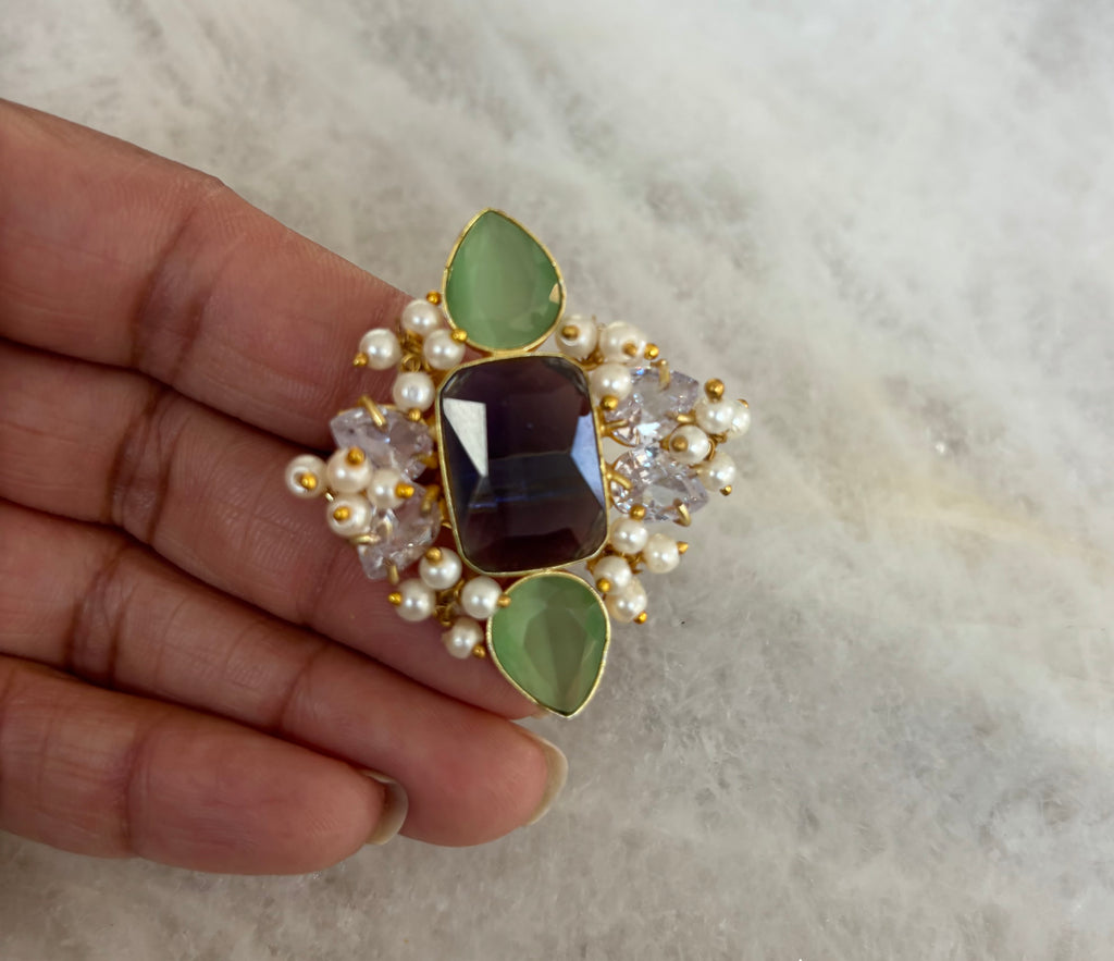 Precious stonework finger ring