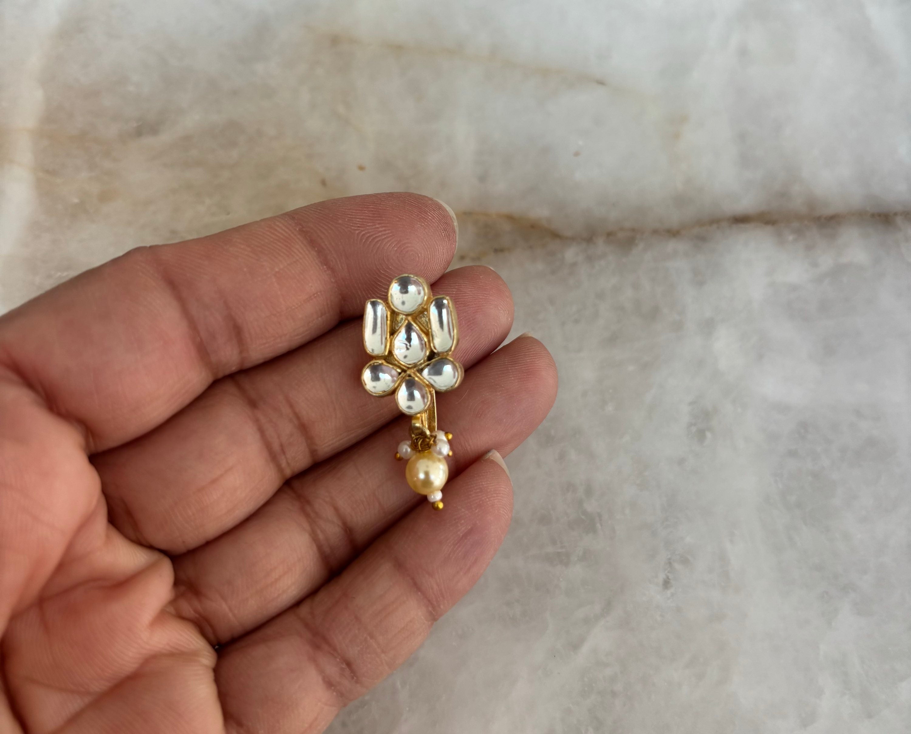 Kundan nose piece  image 0