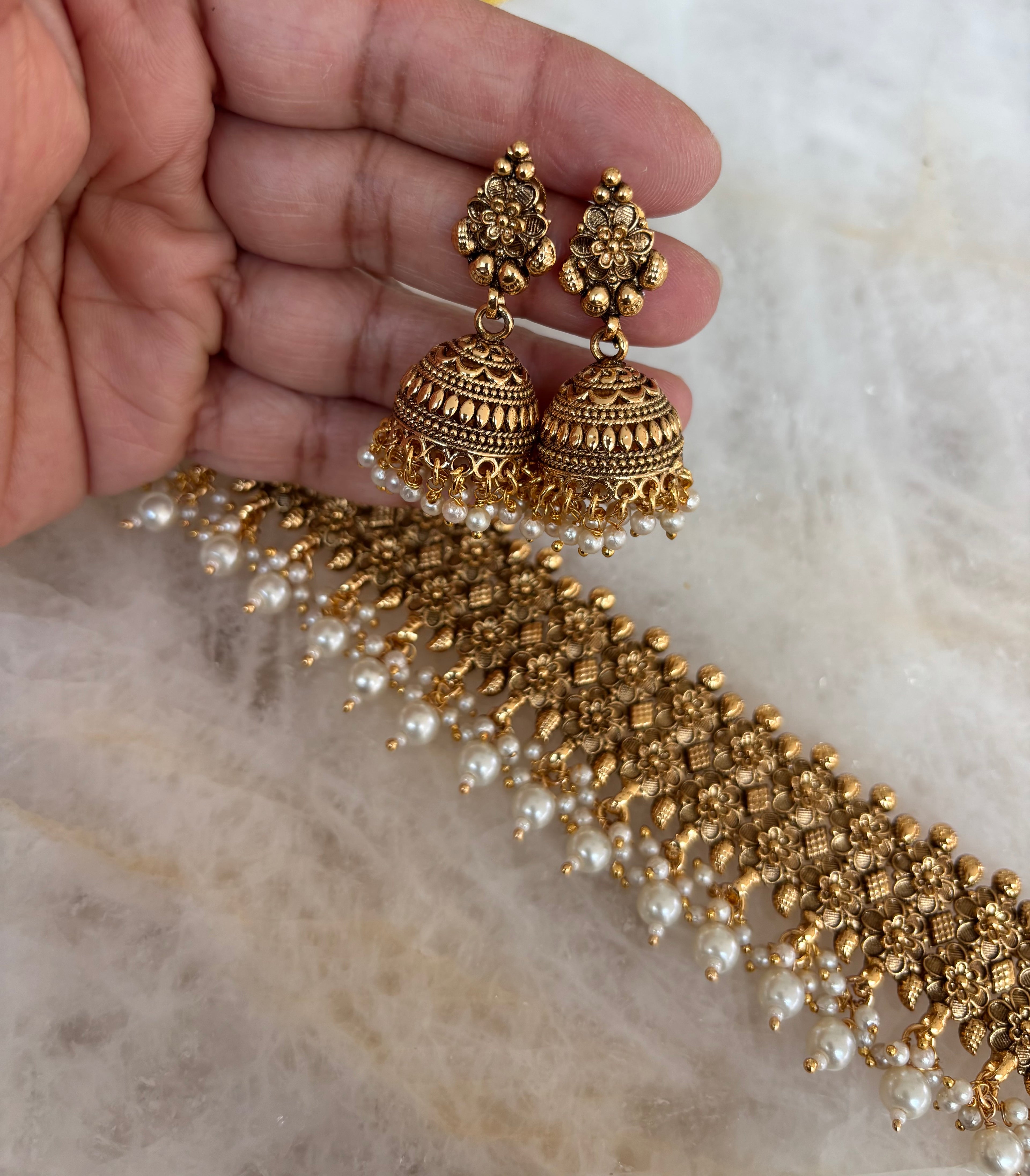 Heritage choker (B)