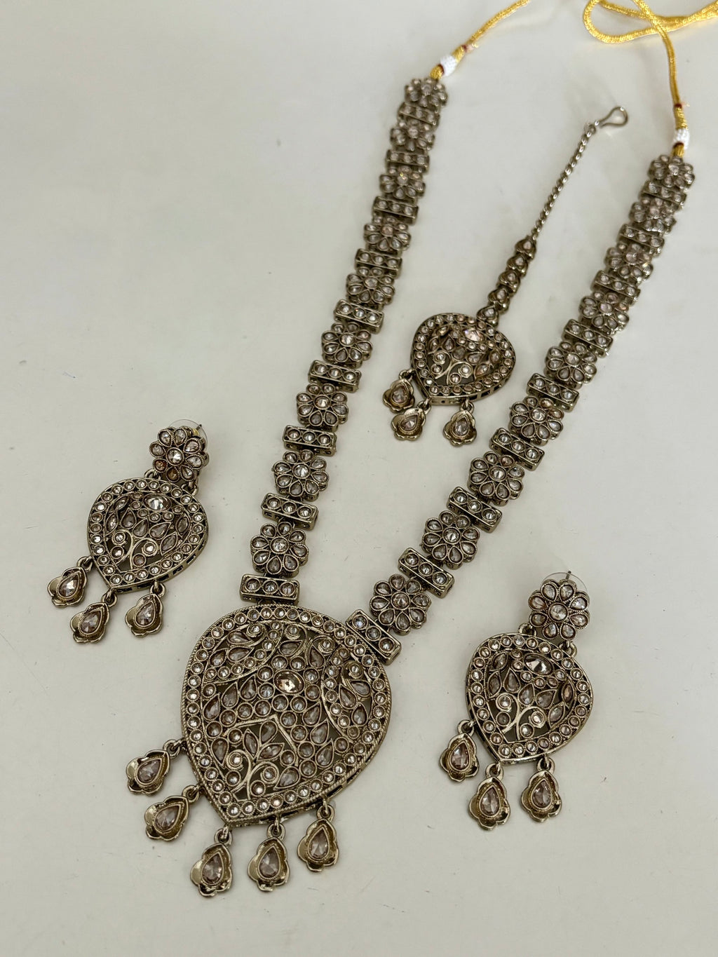 Anantika  image 0