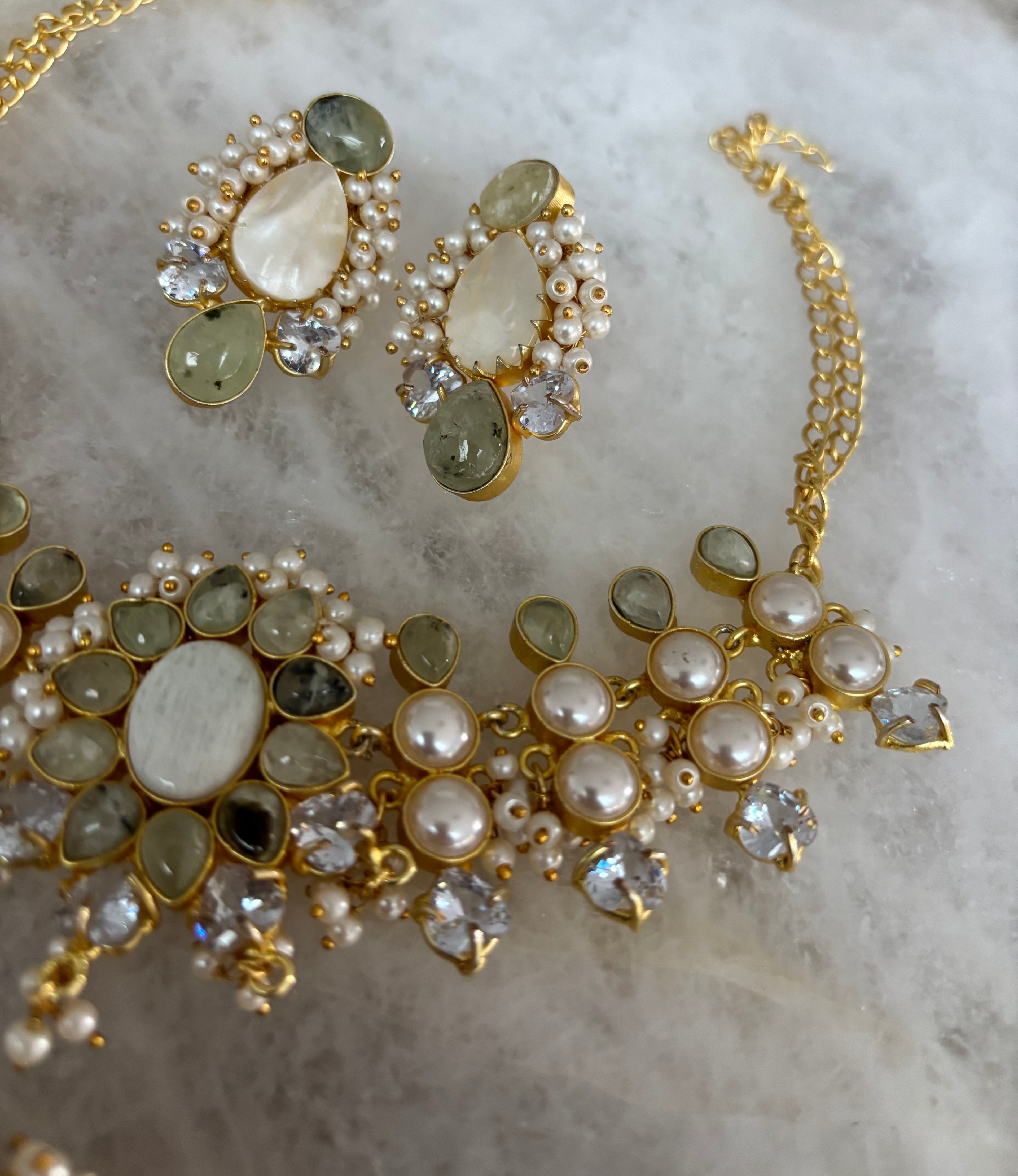 limited edition choker (D)