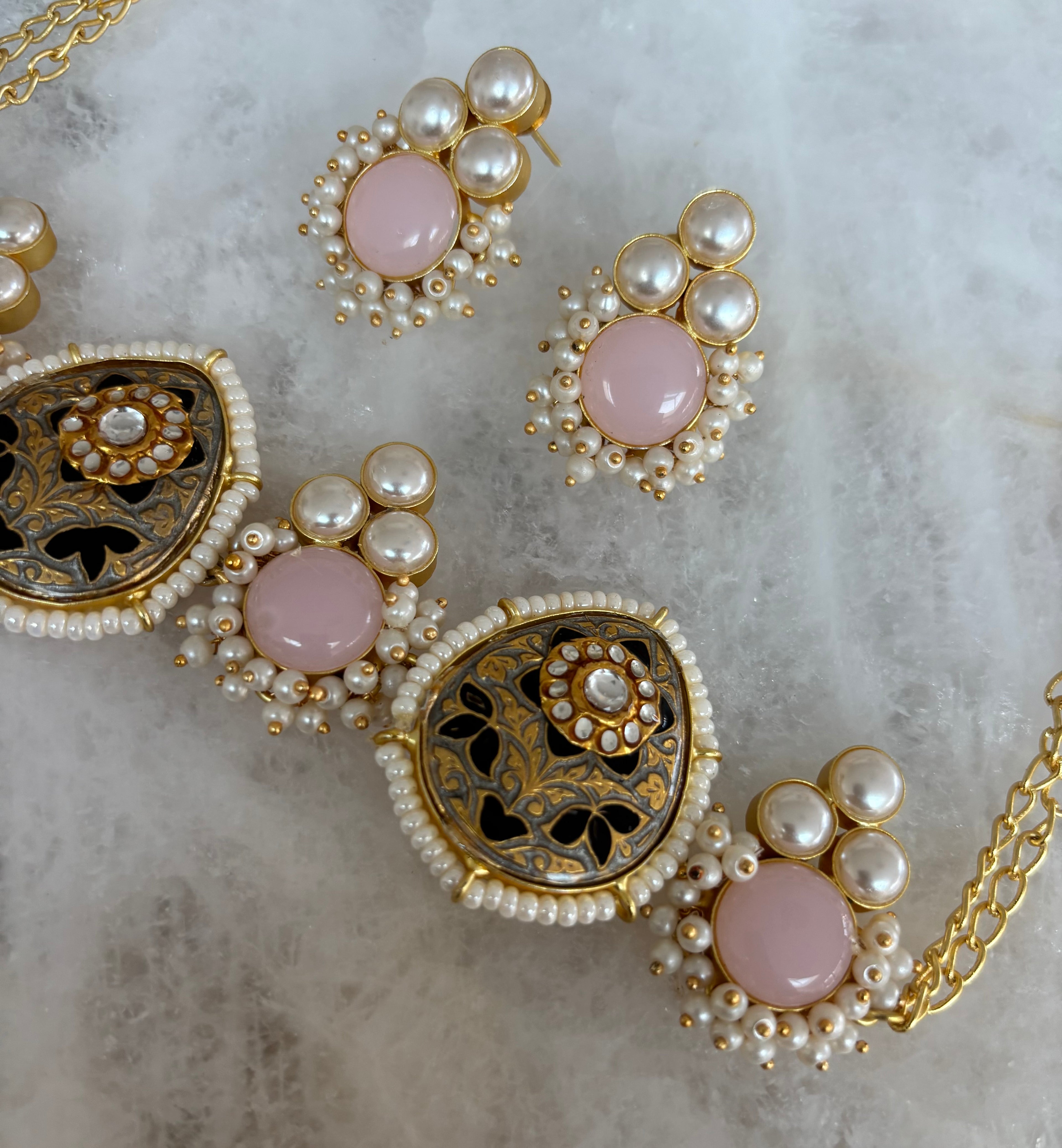 Limited edition choker (A)