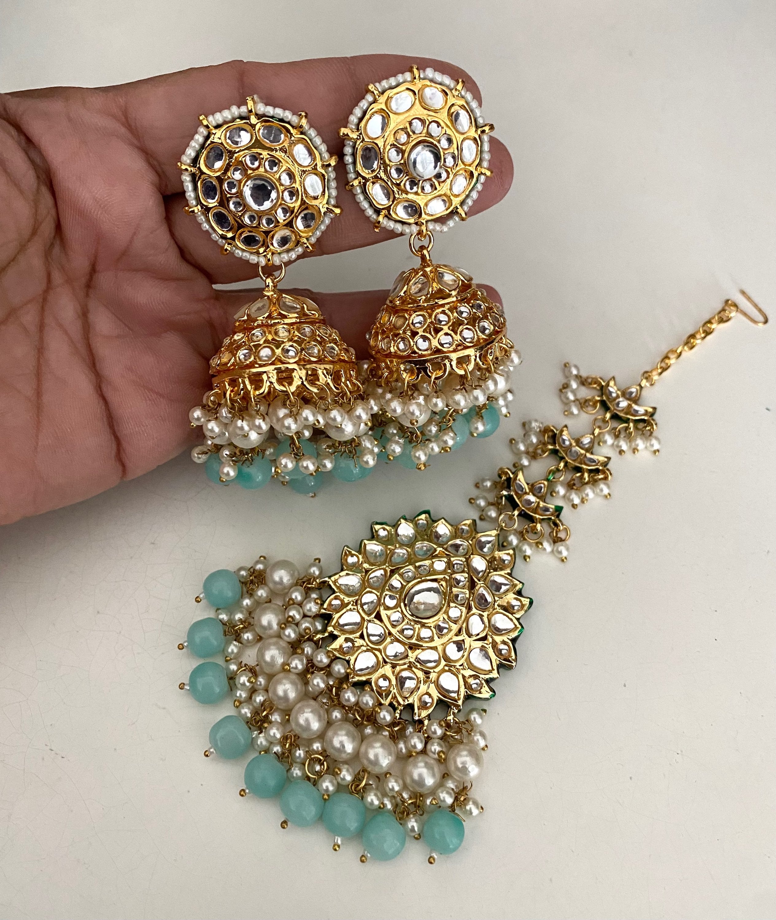 Jhumka with mang tikka  image 0