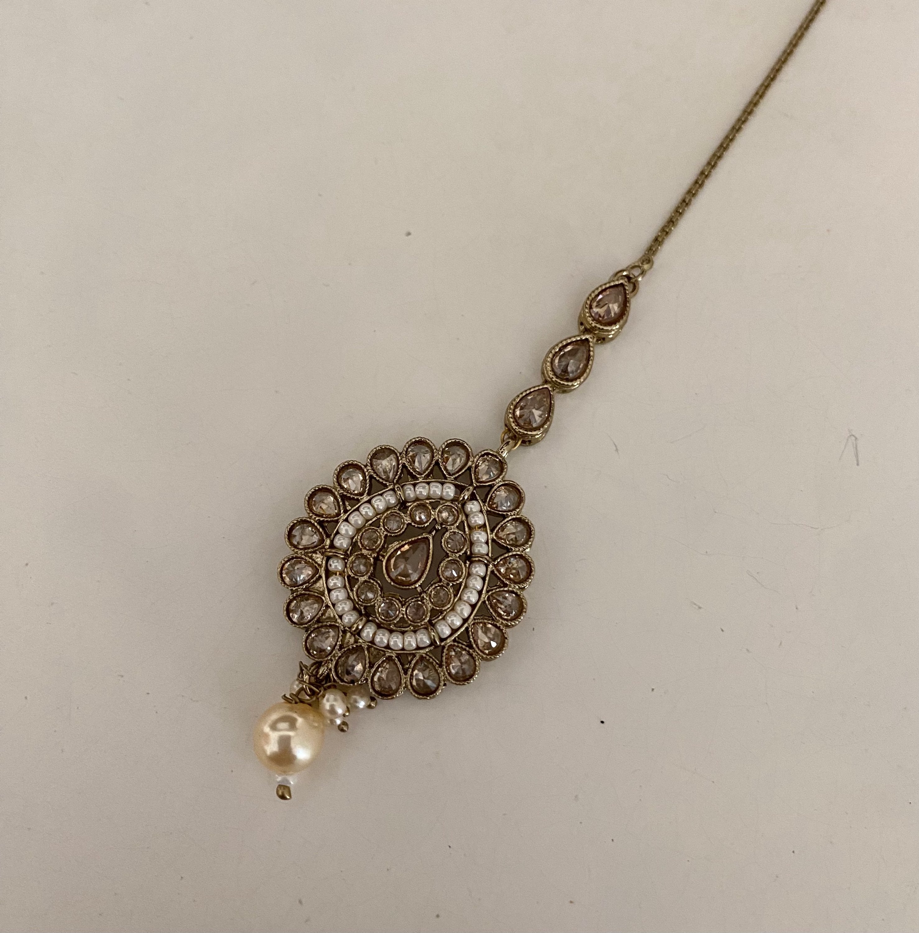 Oval pearl drop  image 1