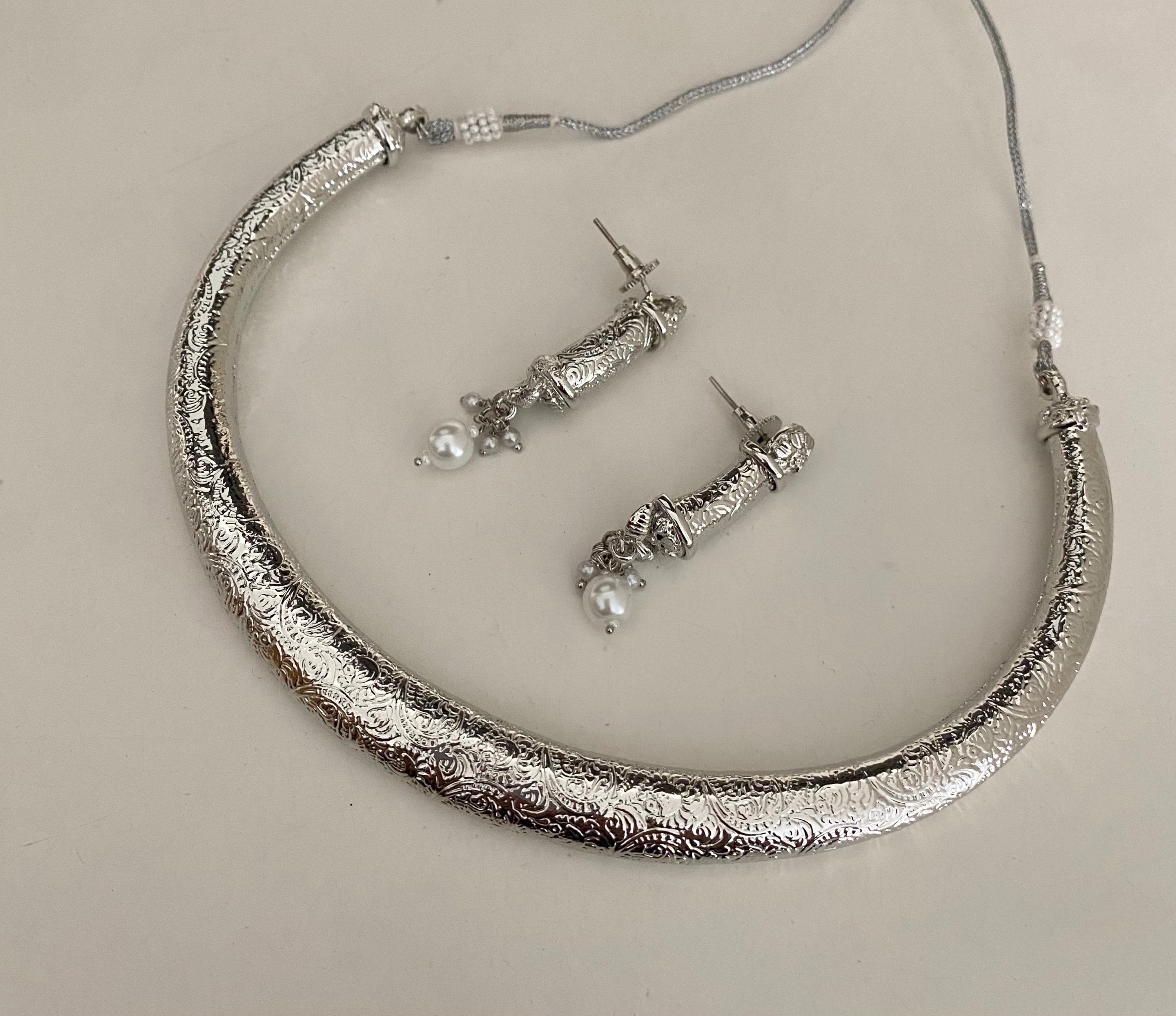 Hasli necklace set  image 0