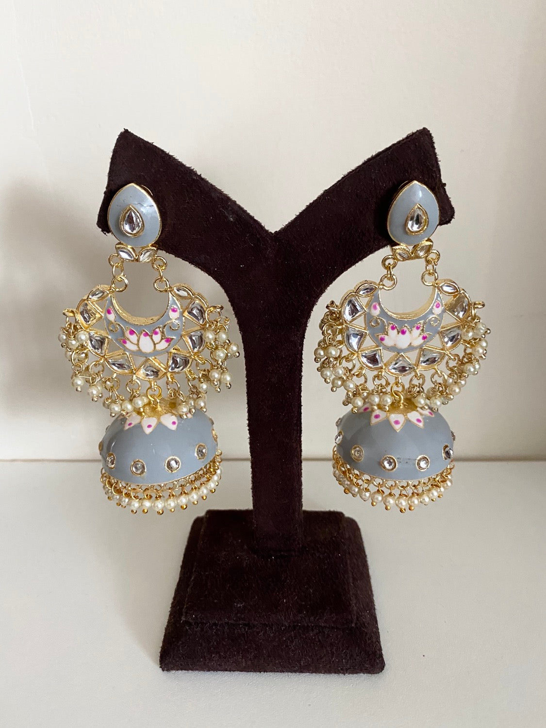 Koyal statement earring image 3