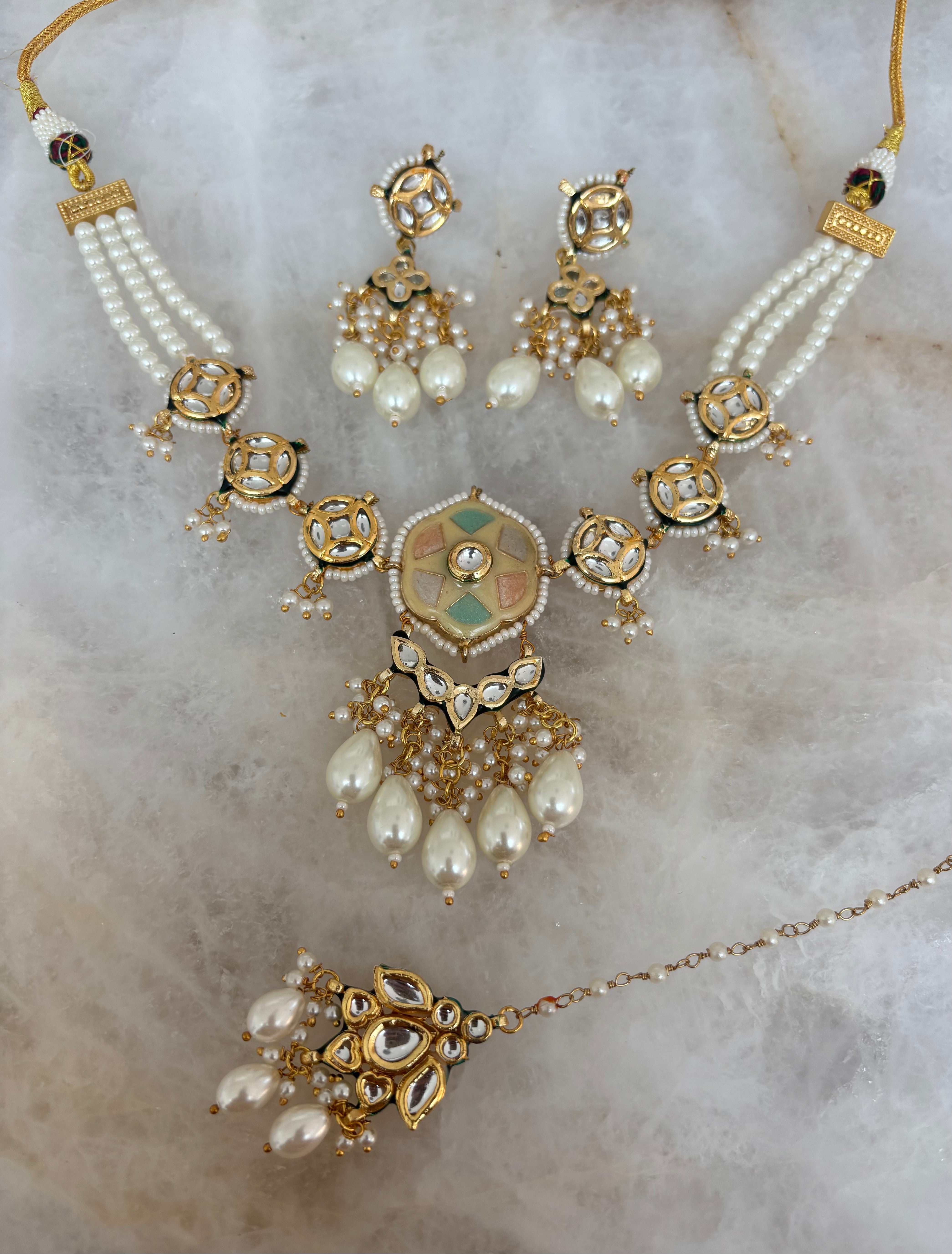 Meena Kundan
