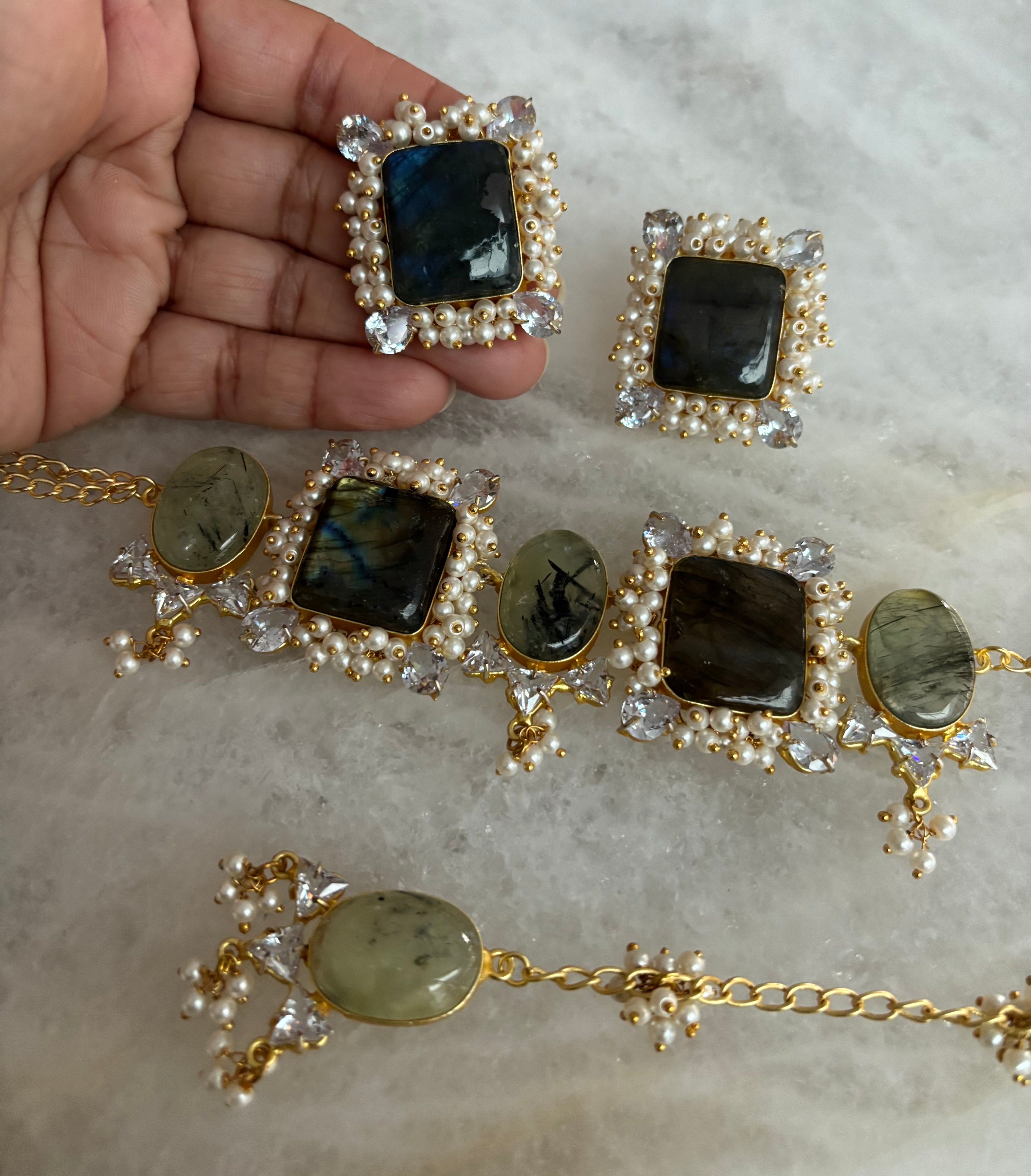Limited Edition choker (G)
