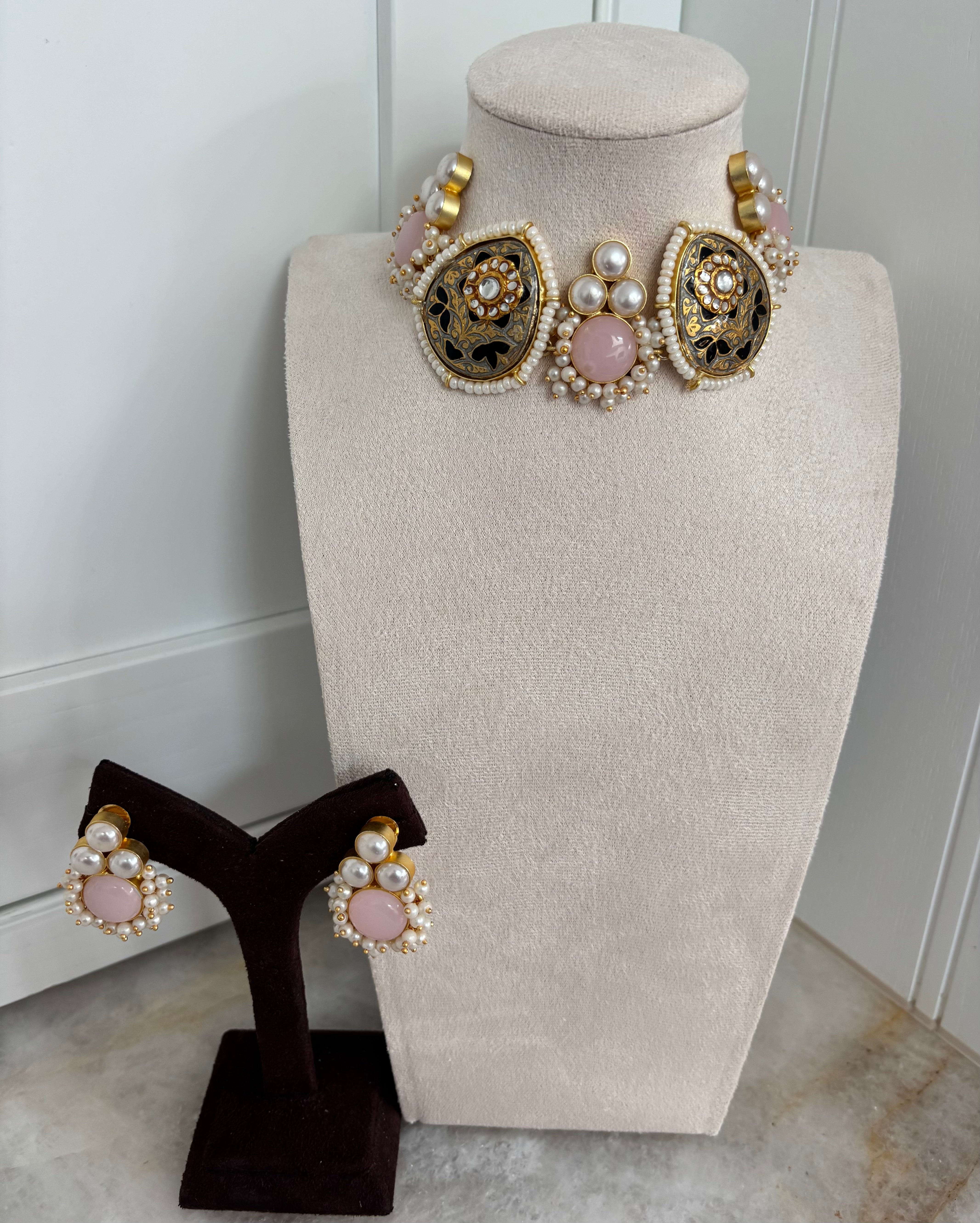 Limited edition choker (A)