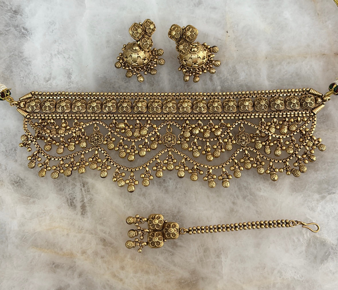 Heritage Choker (E)