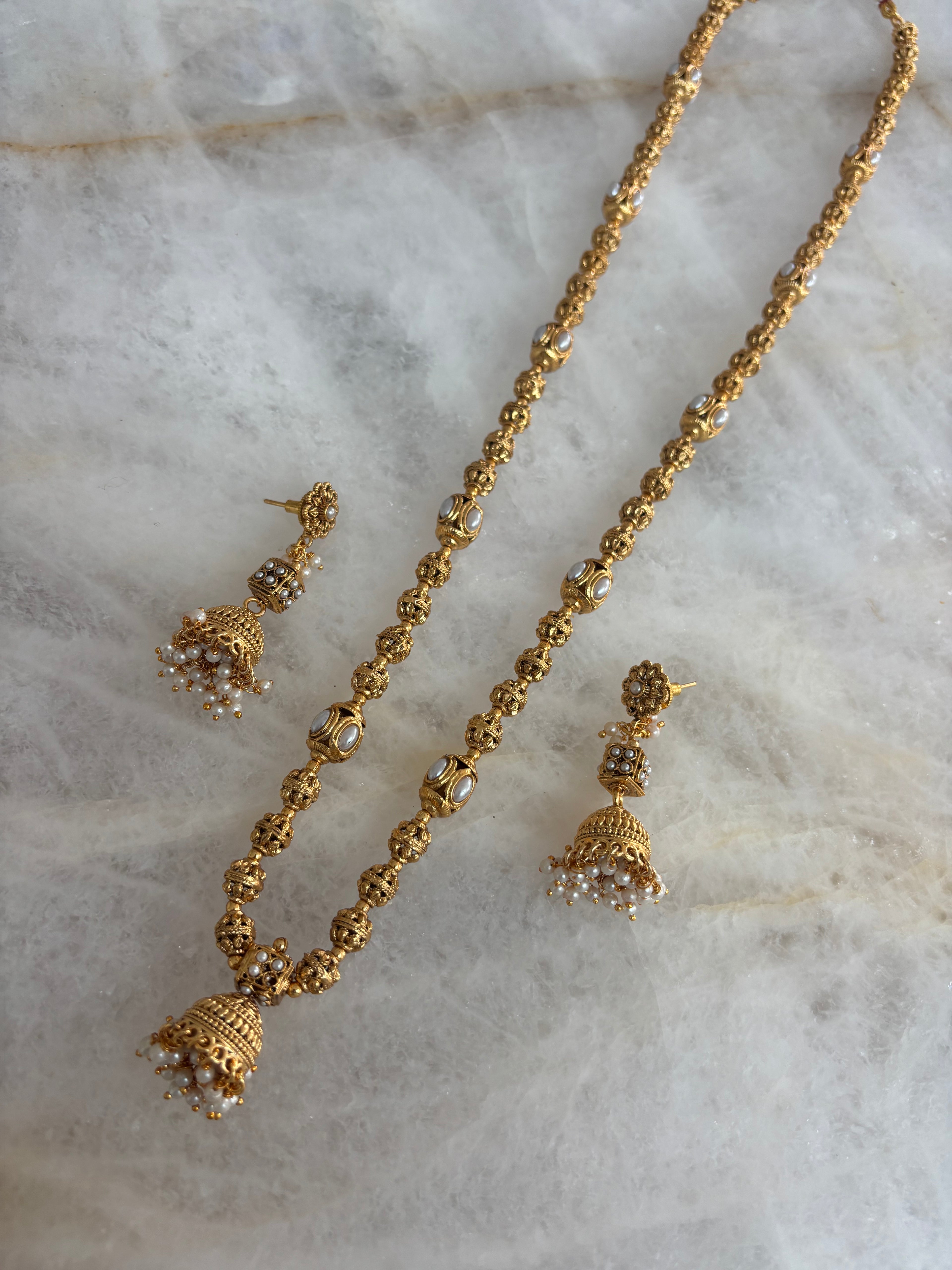 Dome single Jhumka drop (pearl)