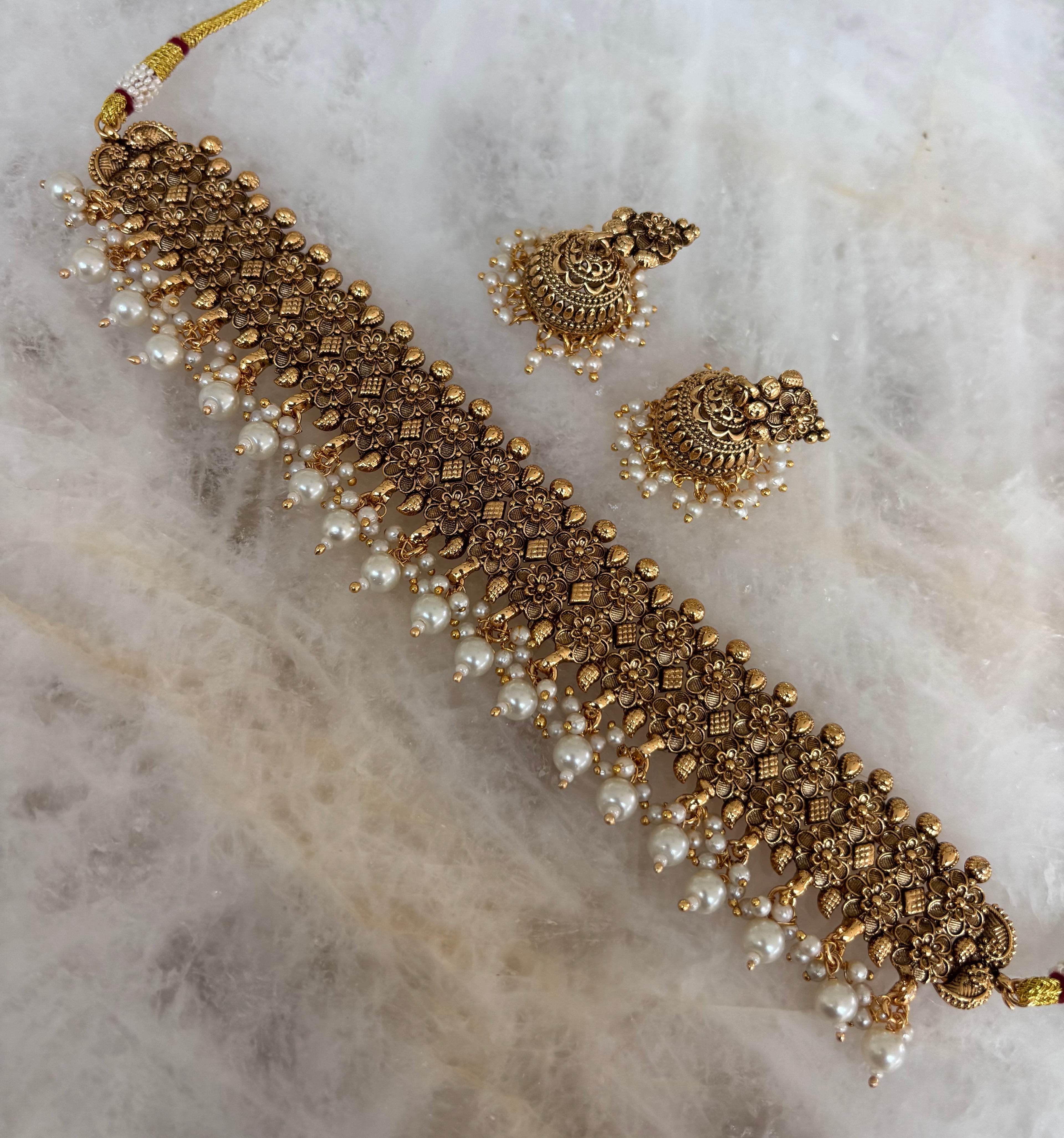 Heritage choker (B)