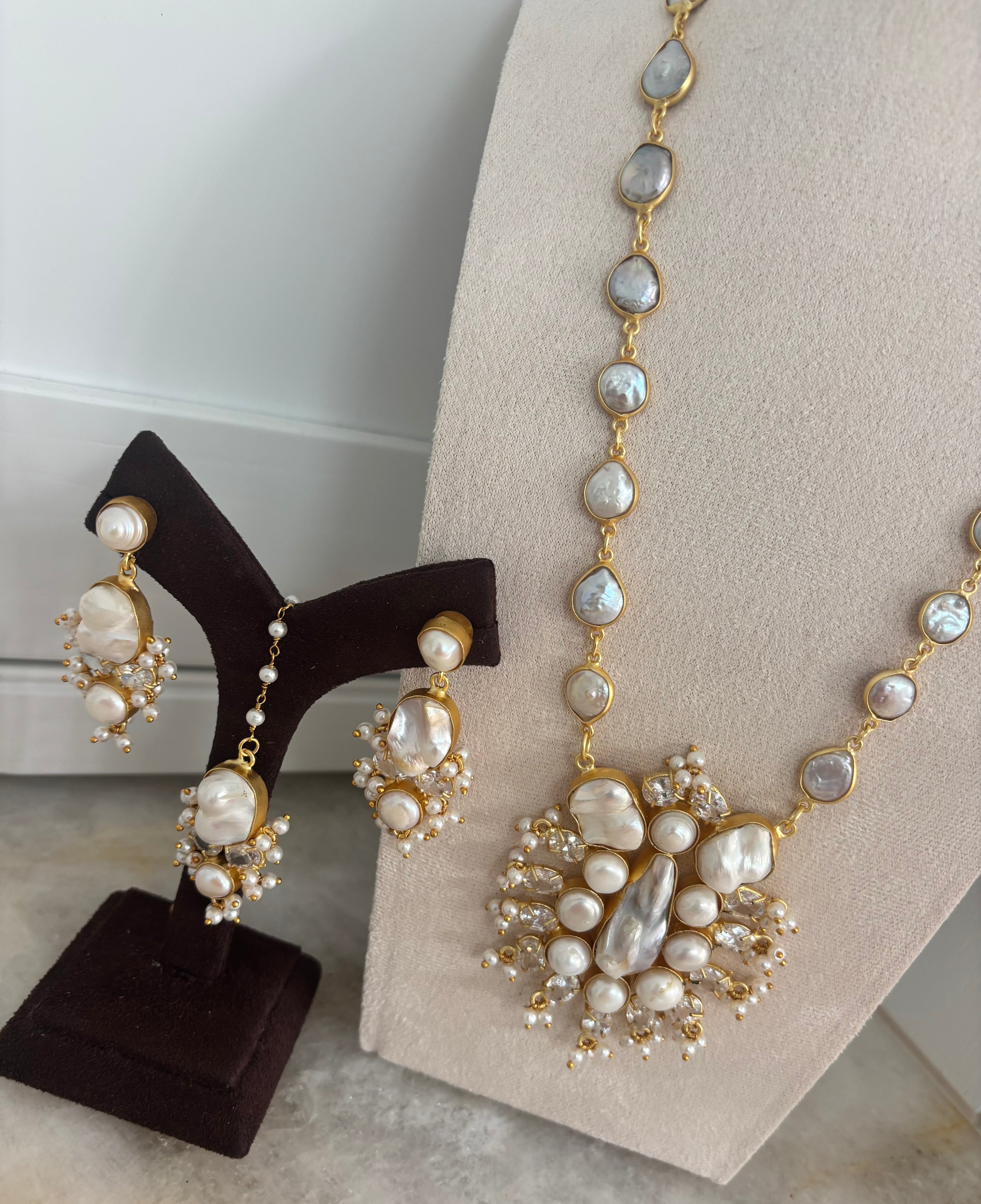 Swarovski precious stone (C)