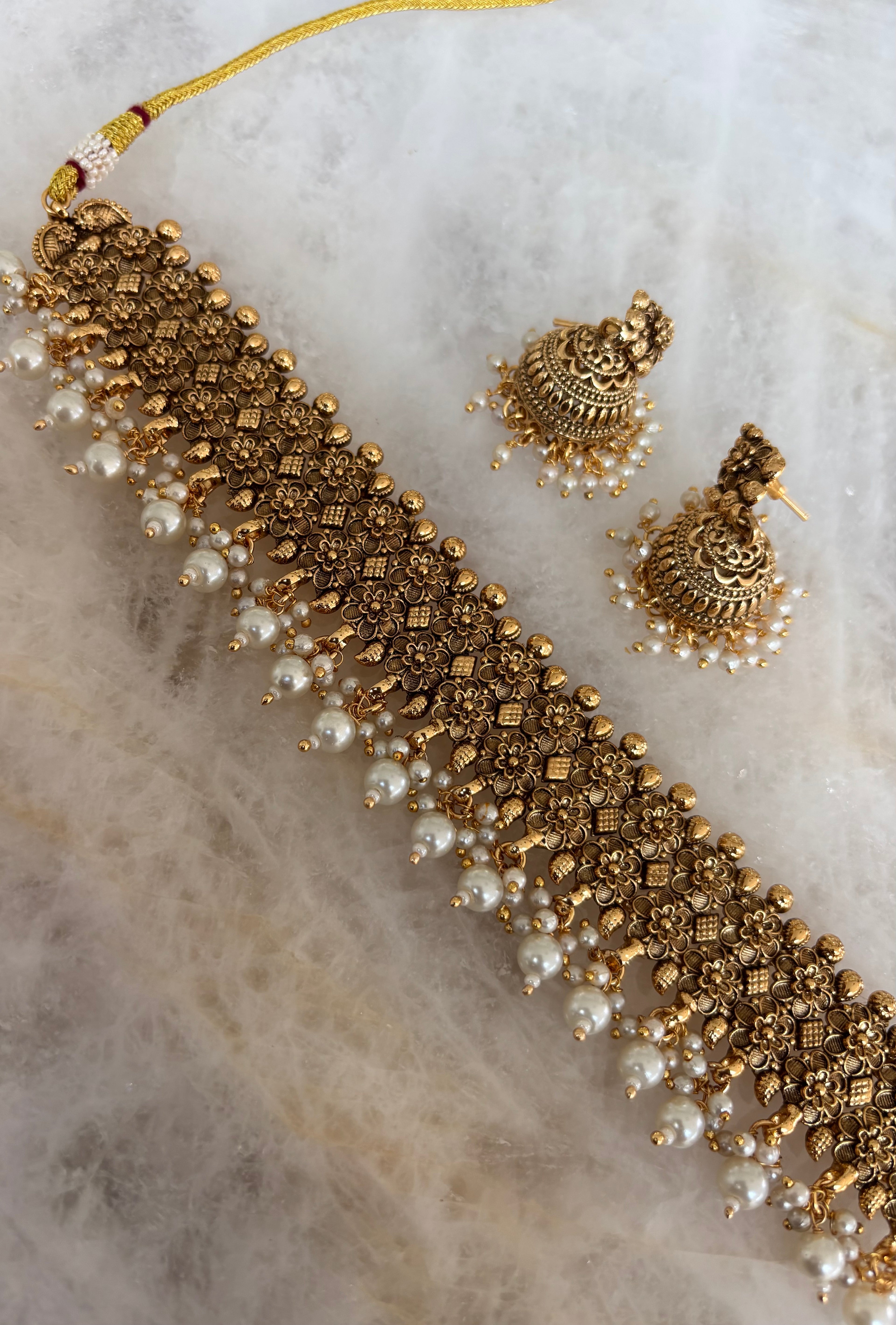 Heritage choker (B)