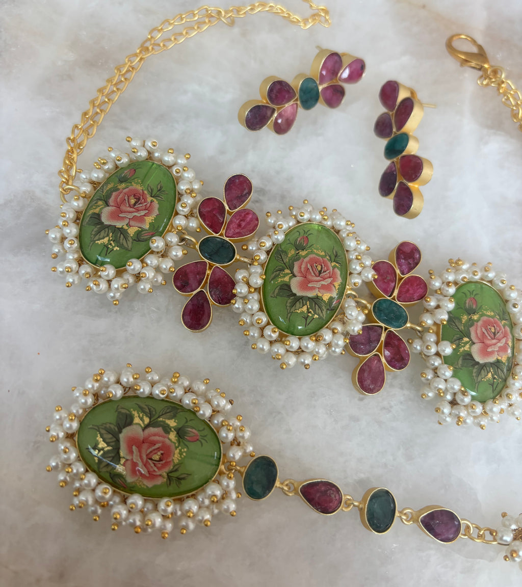 limited edition choker (D)