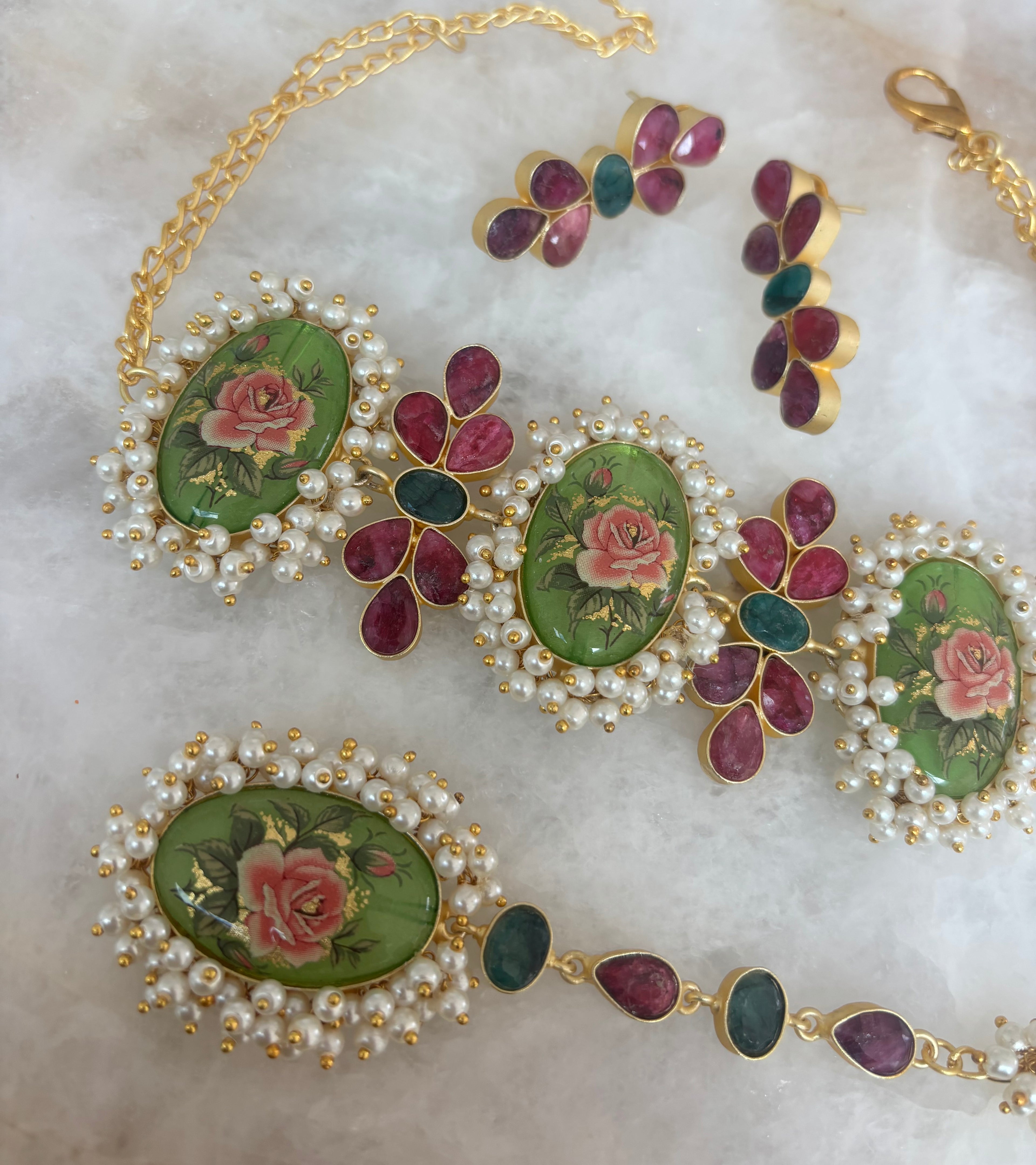 limited edition choker (D)