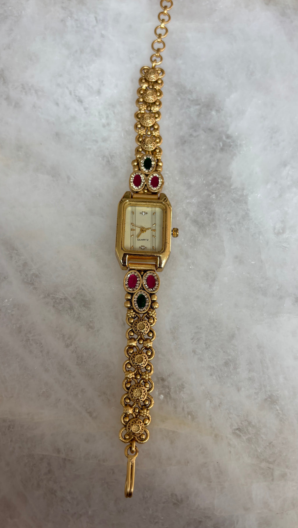 Watch (A)