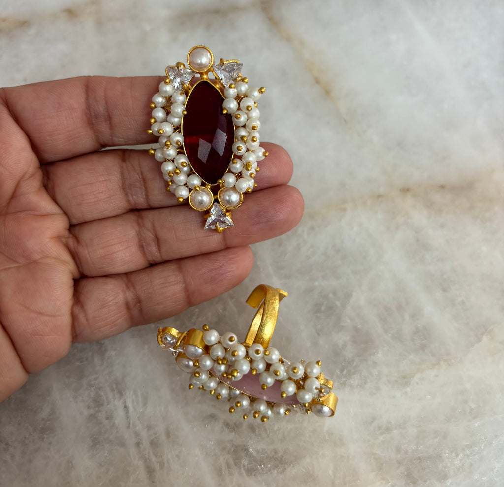Precious stonework finger ring