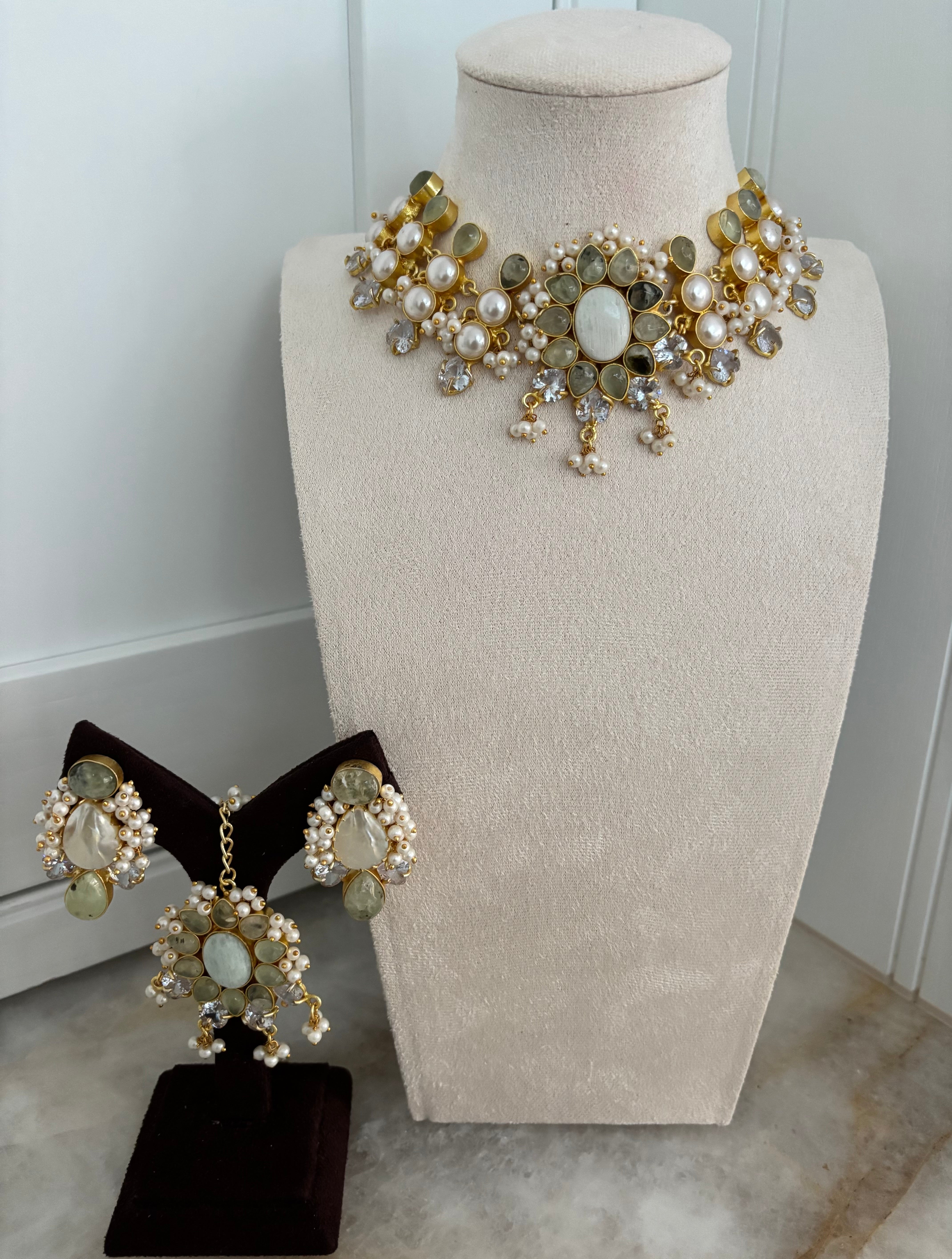 limited edition choker (D)