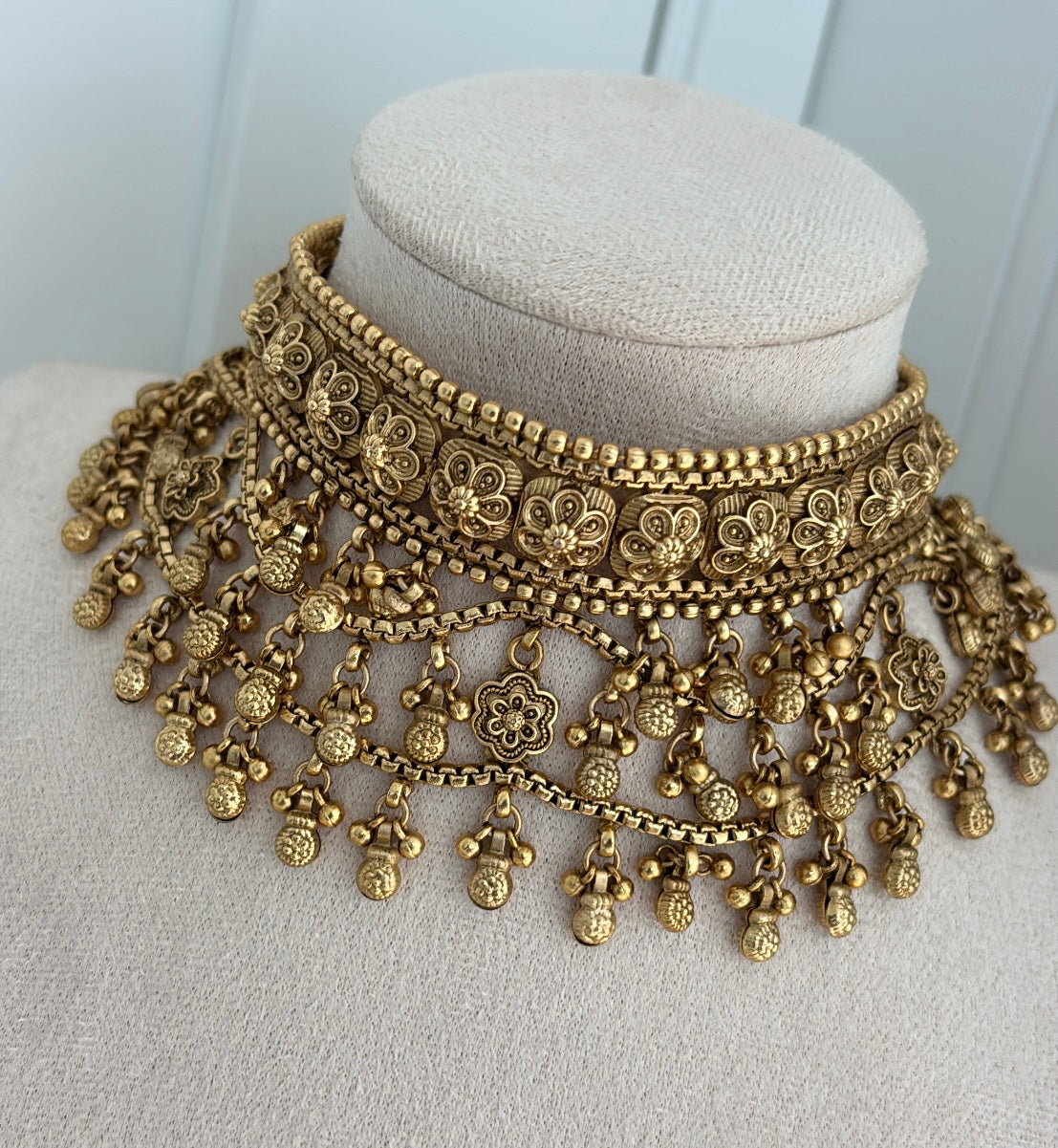 Heritage Choker (E)