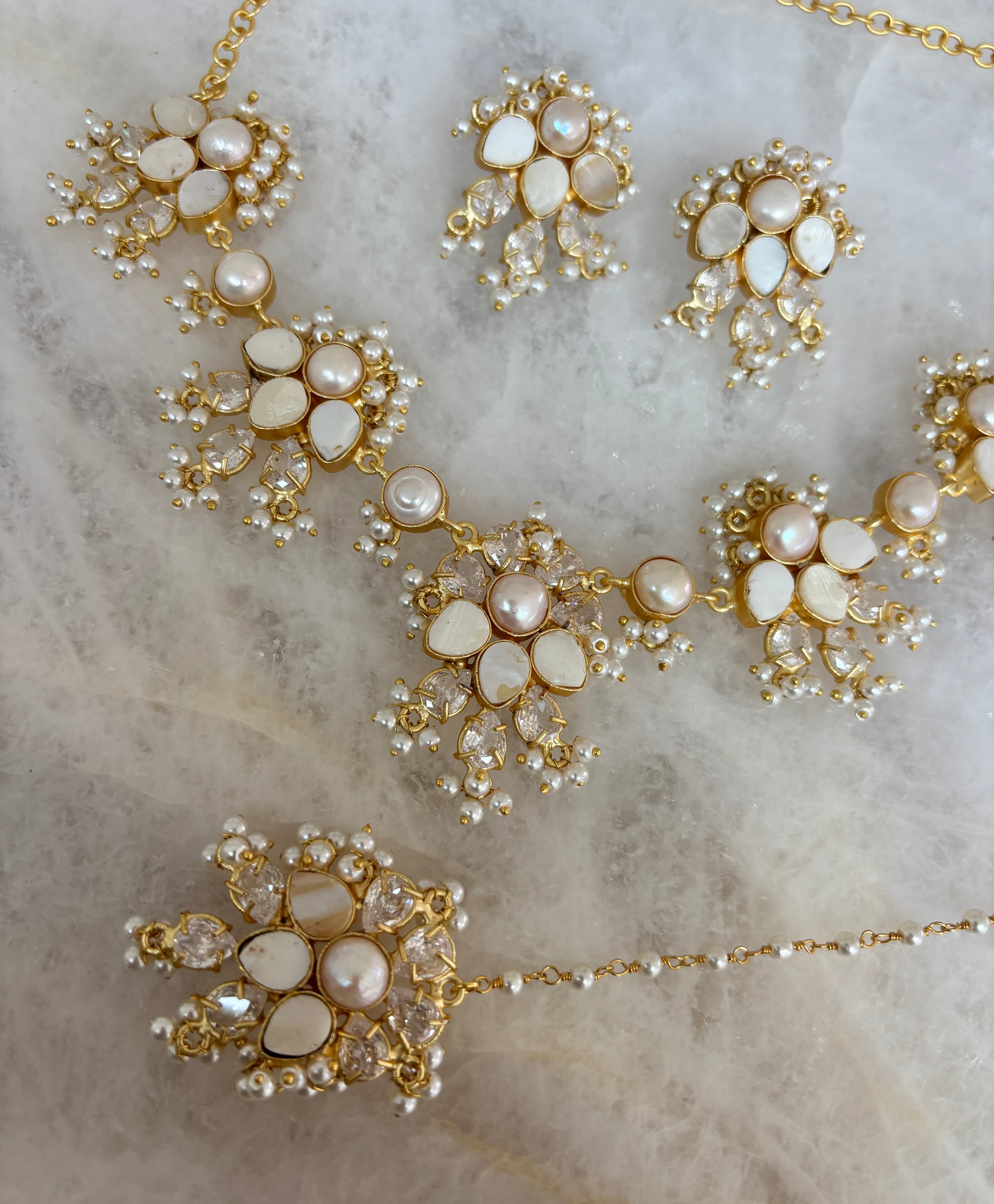 Precious Mother of pearl (Swarovski)