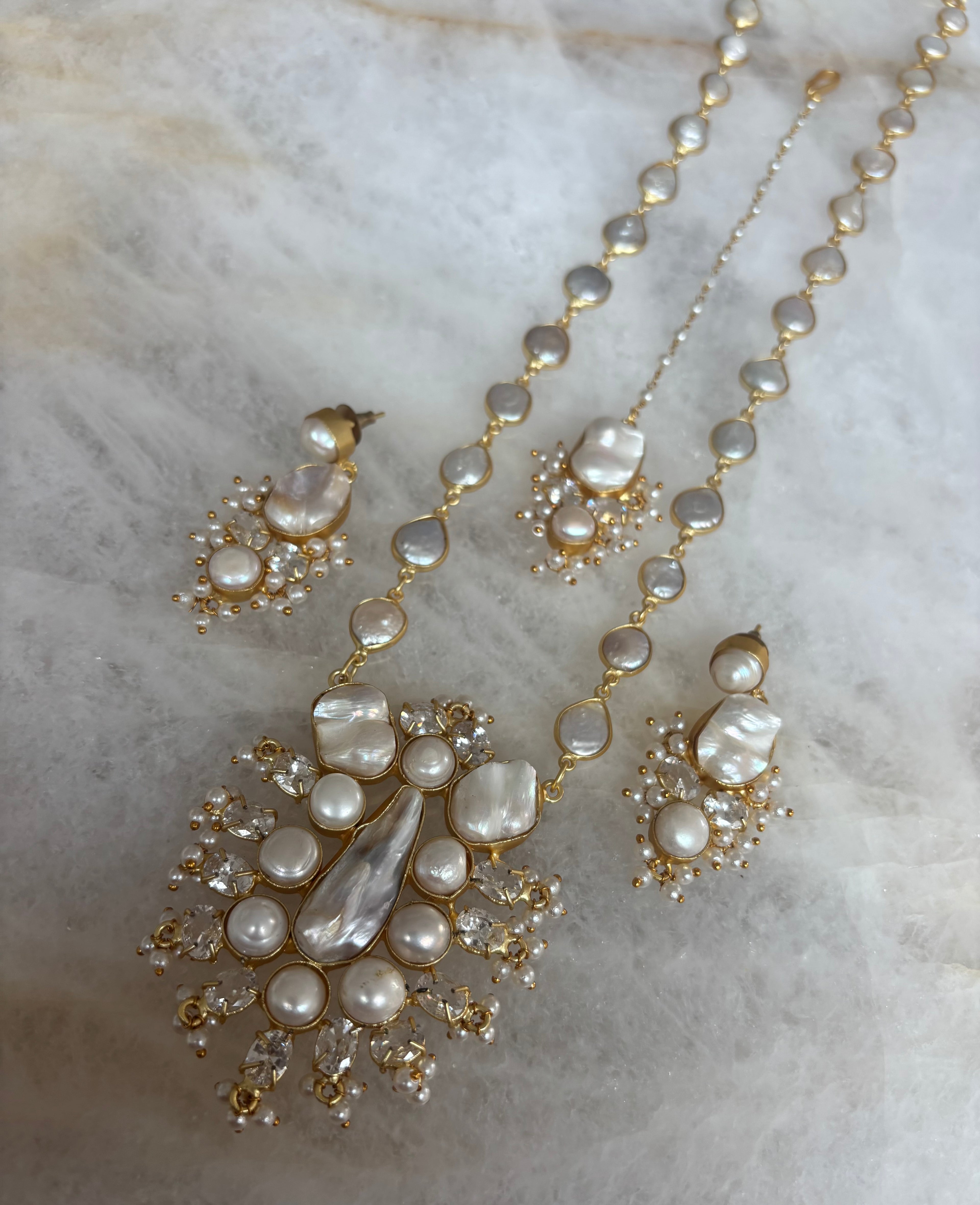 Swarovski precious stone (C)