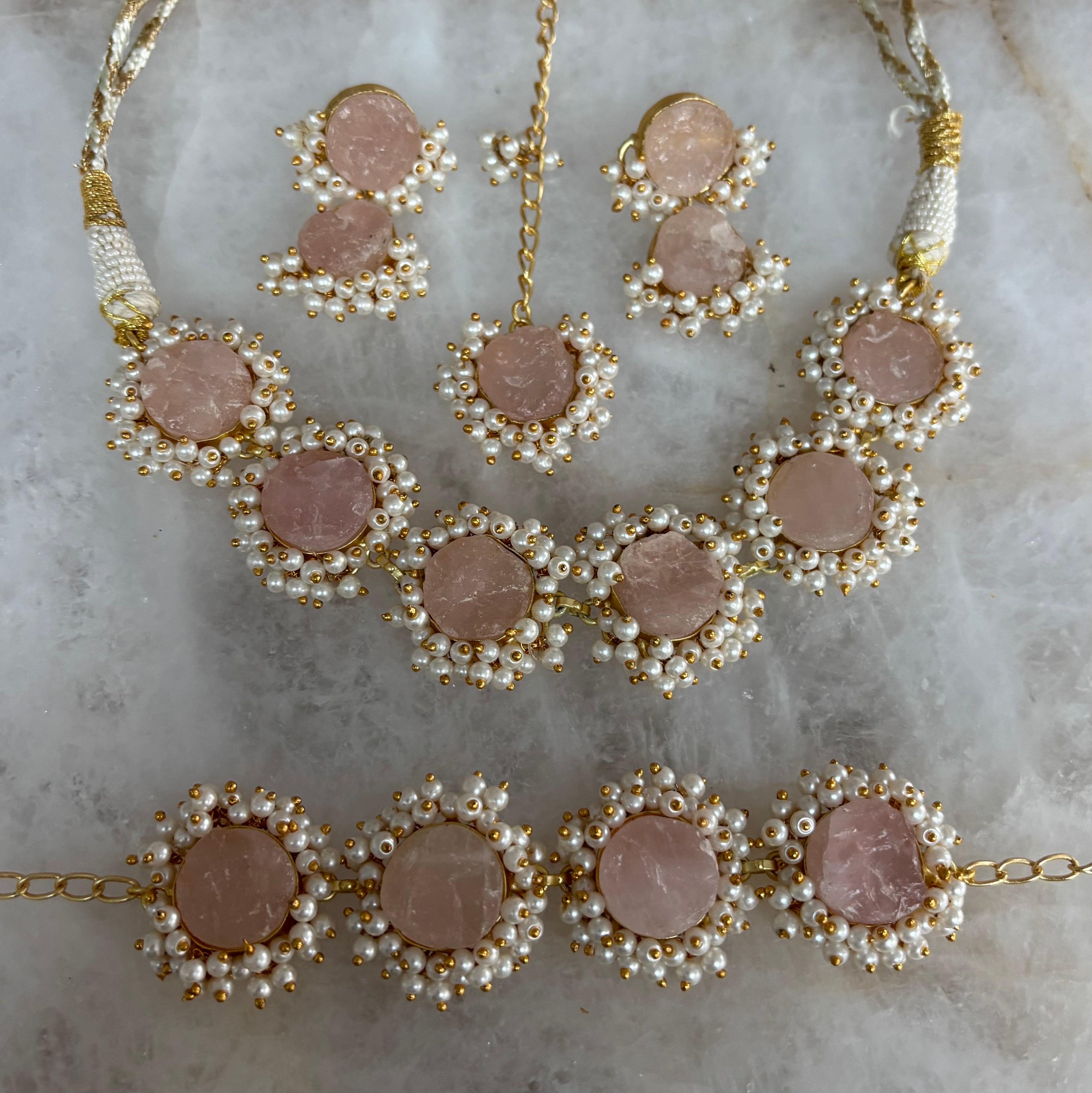 limited edition choker (D)