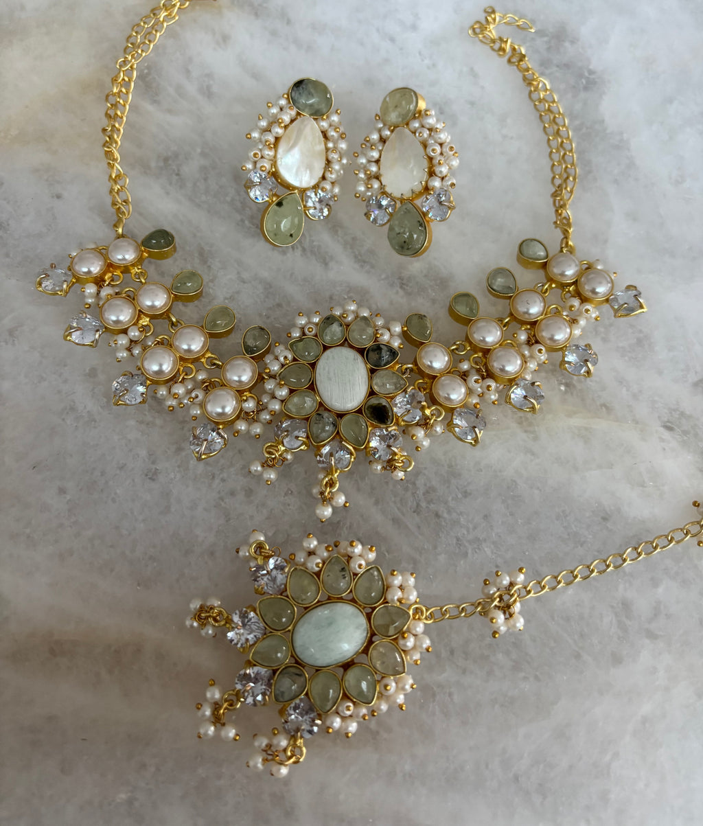 limited edition choker (D)